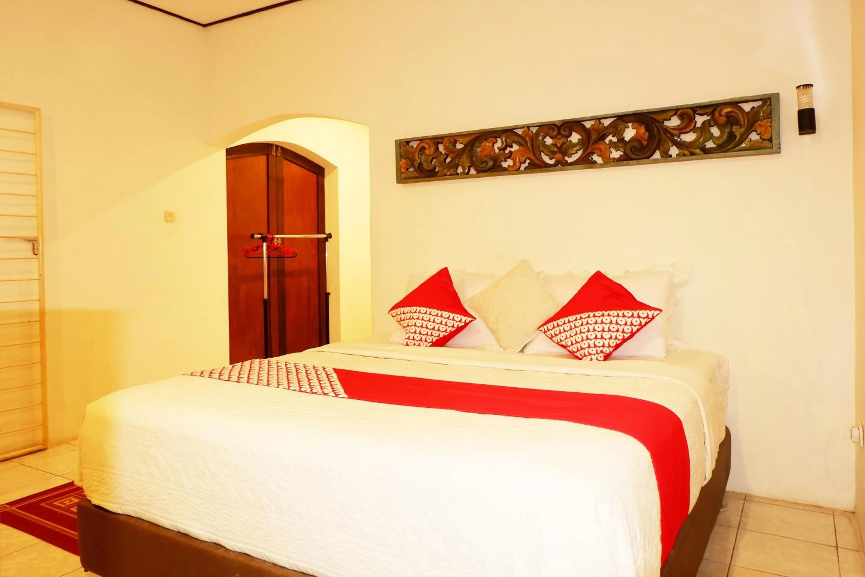 Deluxe Double Room in Hotel O Cemara's Homestay