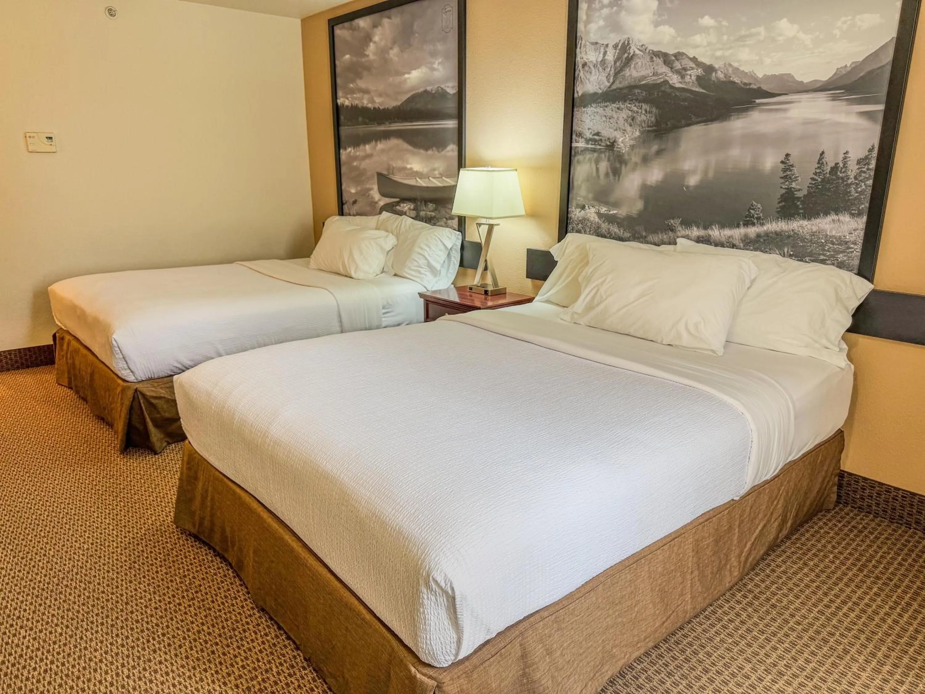 Queen Room with Two Queen Beds - Non-Smoking in Super 8 by Wyndham High River AB