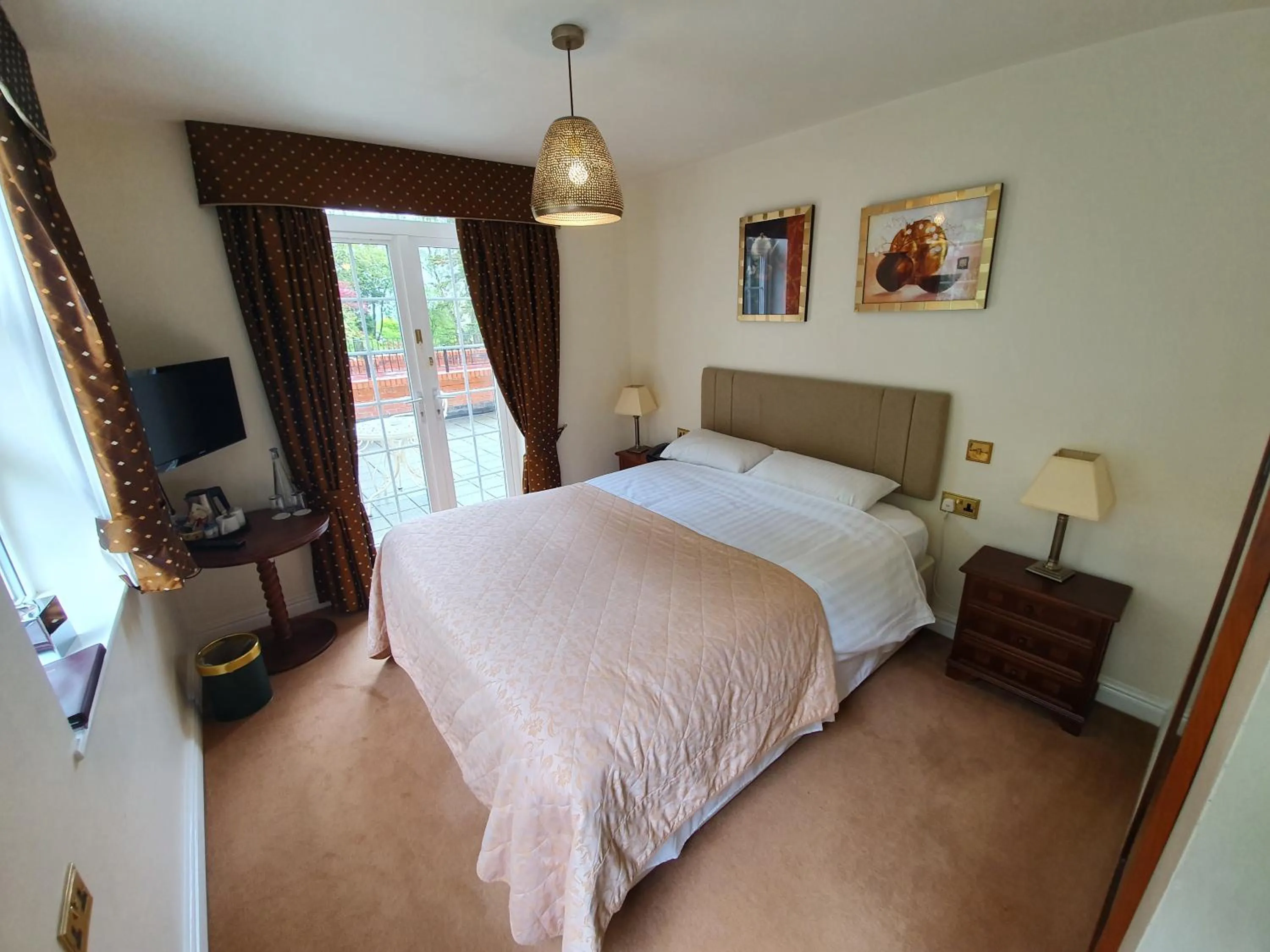 Double Room in The Upper House