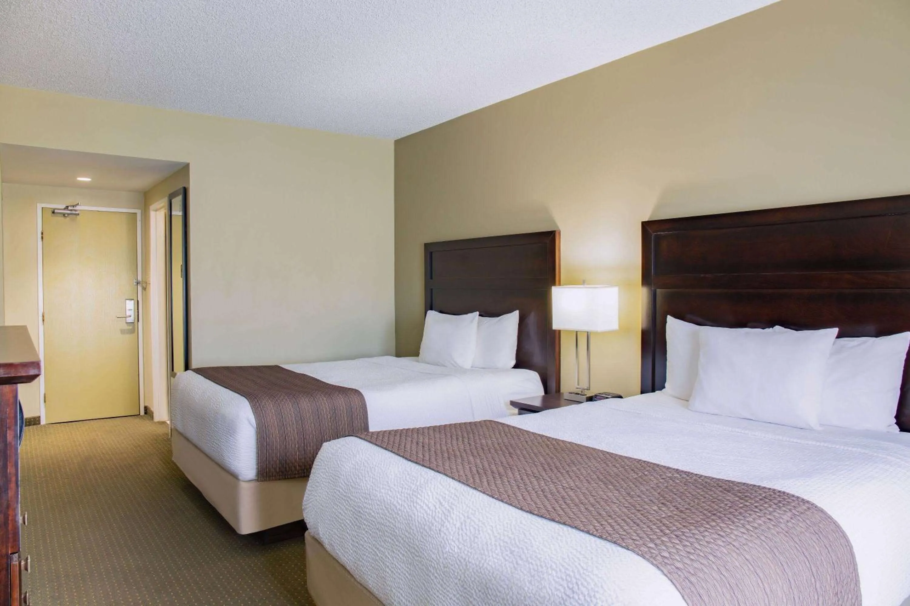 Queen Room with Two Queen Beds - Non-Smoking in Days Inn by Wyndham Cranbrook Conference Centre