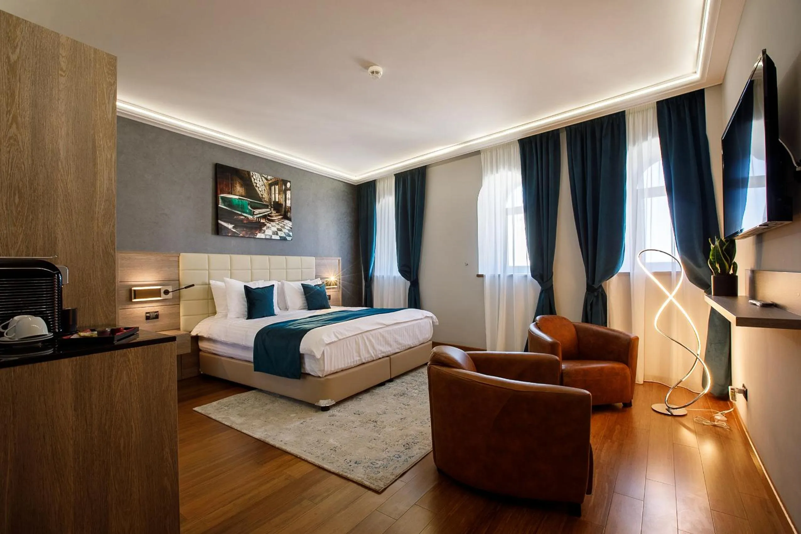 Superior King Room - single occupancy in Casa Hrisicos