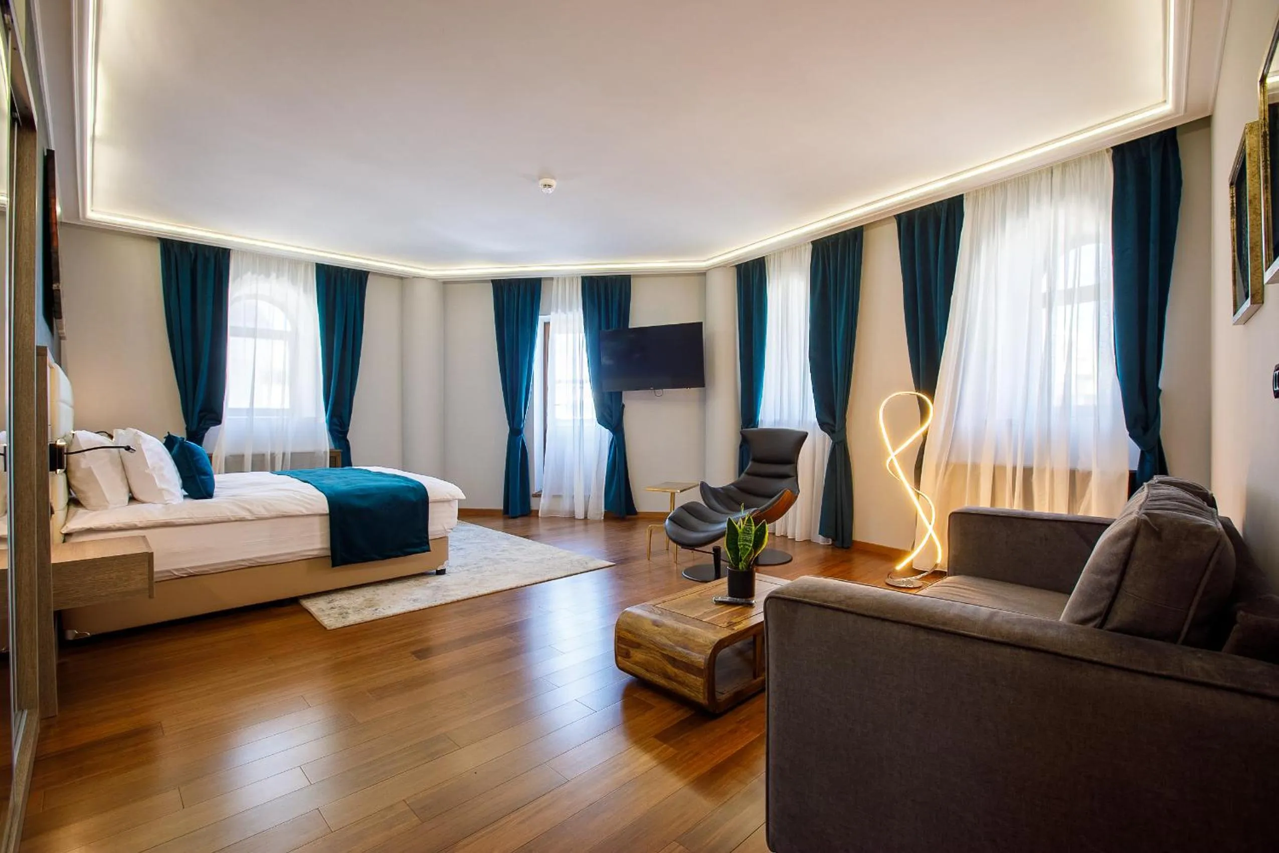 Suite with Balcony - single occupancy in Casa Hrisicos