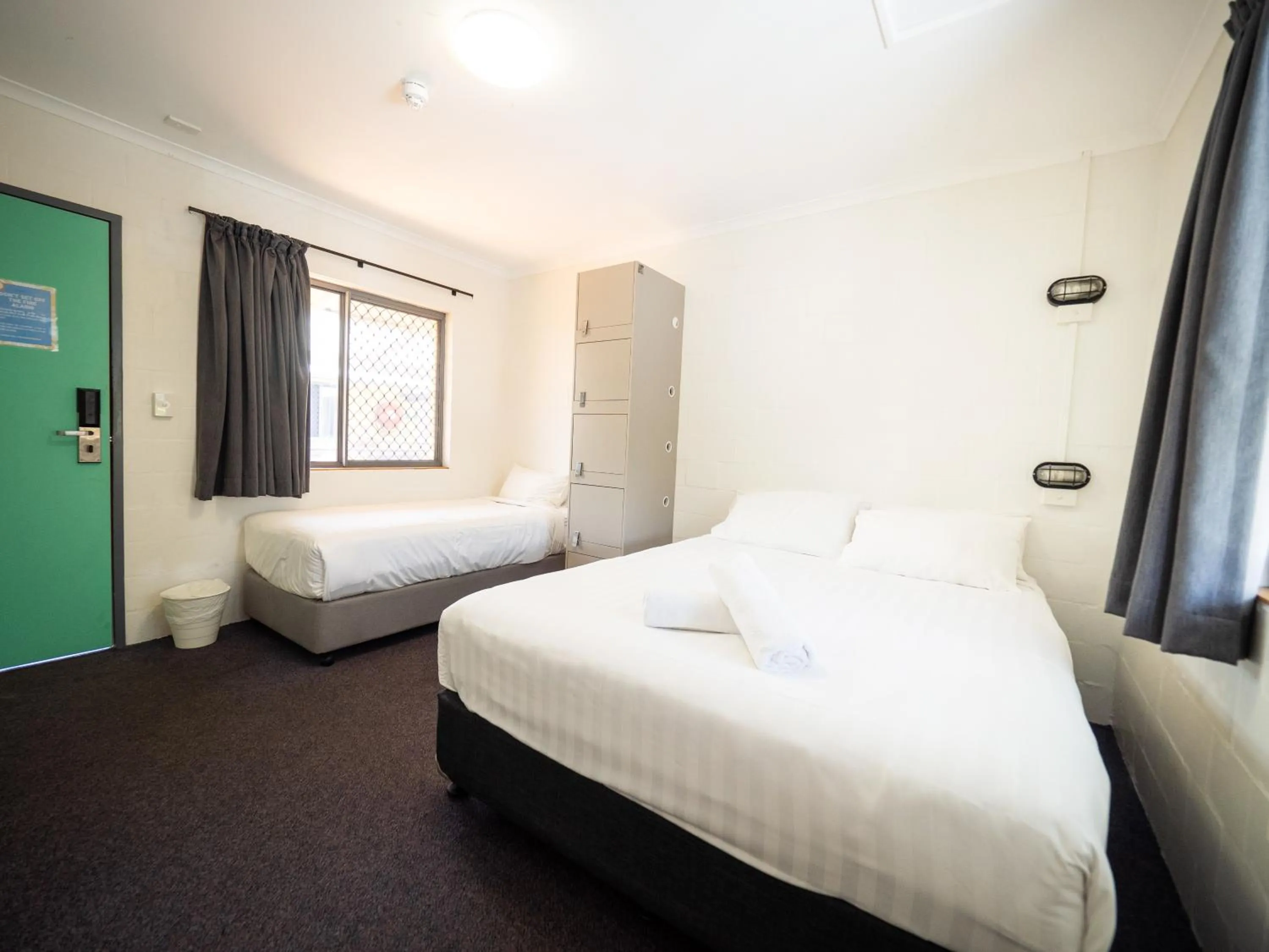 Queen Plus One with Shared Bathroom in YHA Cape Byron, Byron Bay