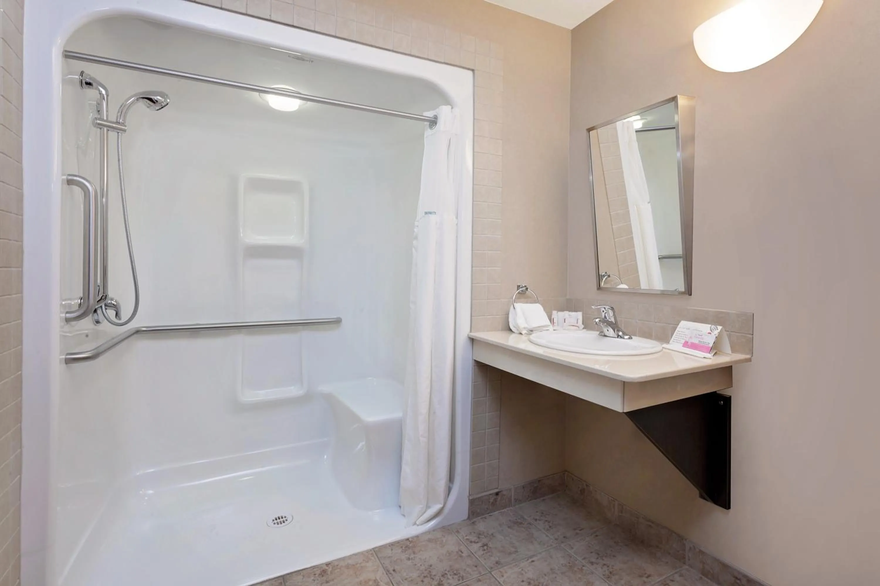 King Room - Disability Access/Non-Smoking in Ramada by Wyndham Stettler