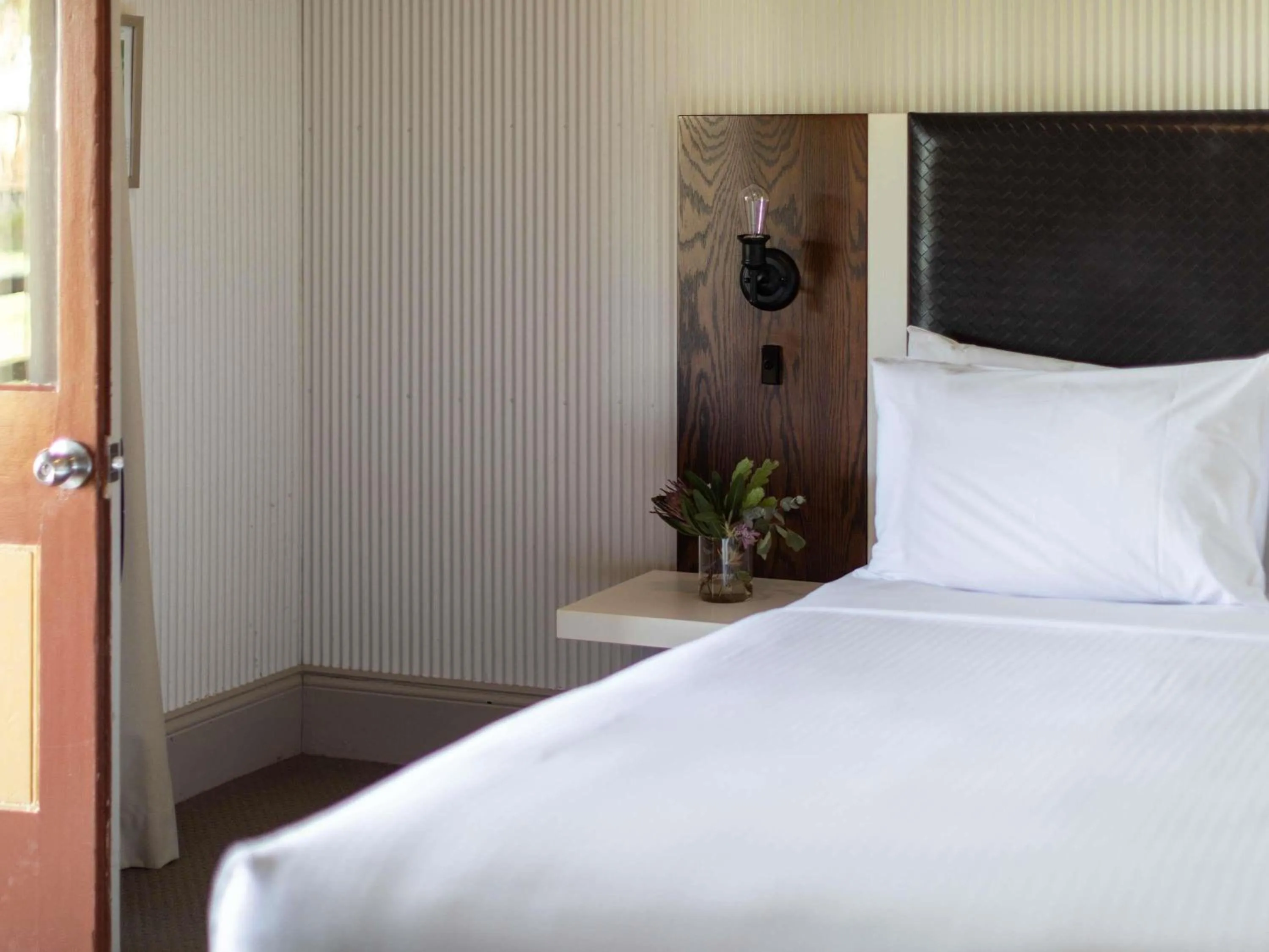 Heritage Queen Room in Q Station