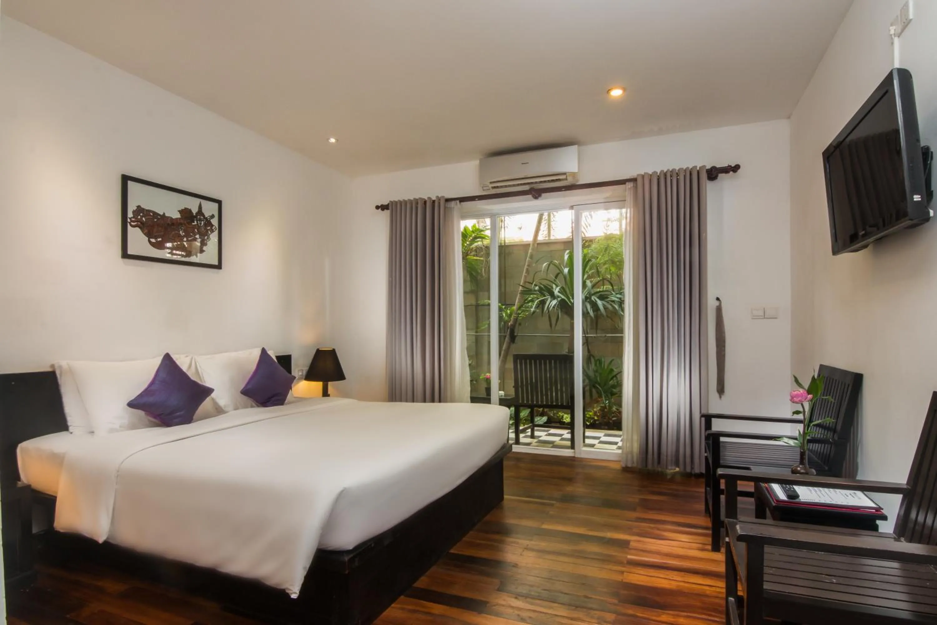 Apsara Studio Double with Balcony in Apsara Centrepole Hotel