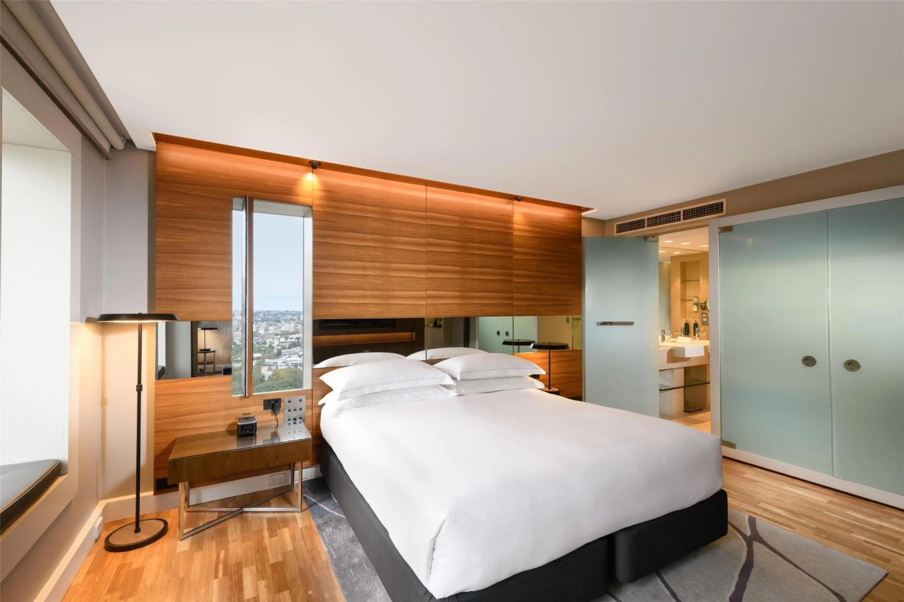 Suite with City View in Hilton Sydney