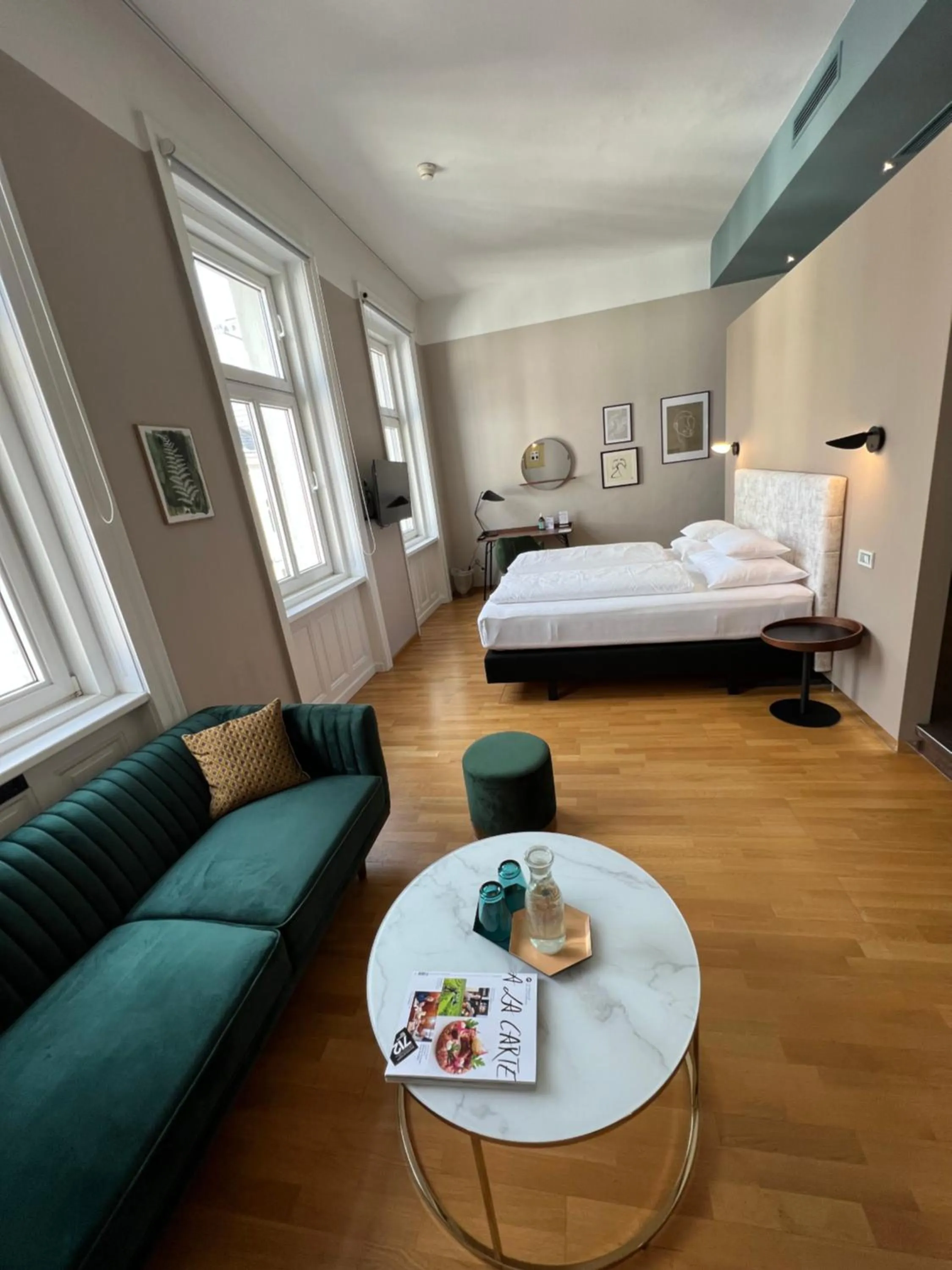 Deluxe Double Room with City View in Hotel Rathaus - Wein & Design