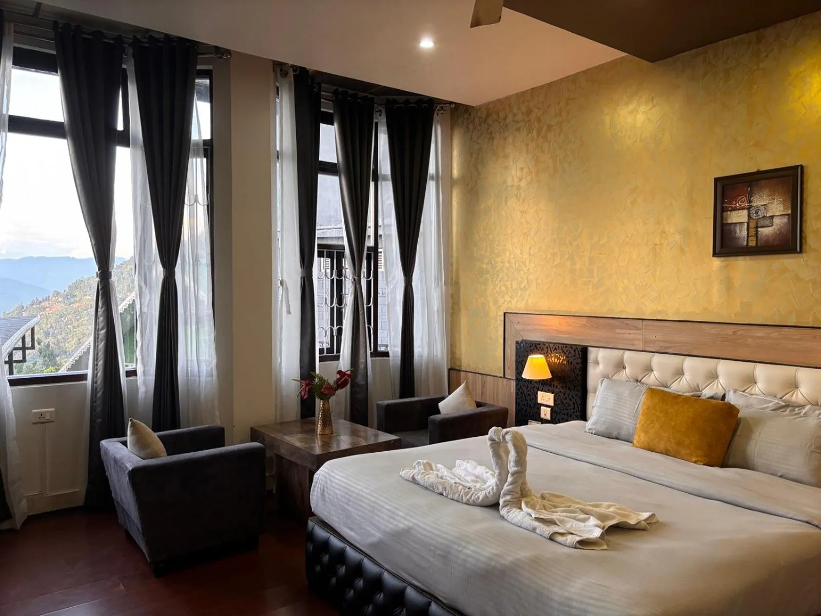 Double Room with Mountain View in Sood's Himalayan Vista