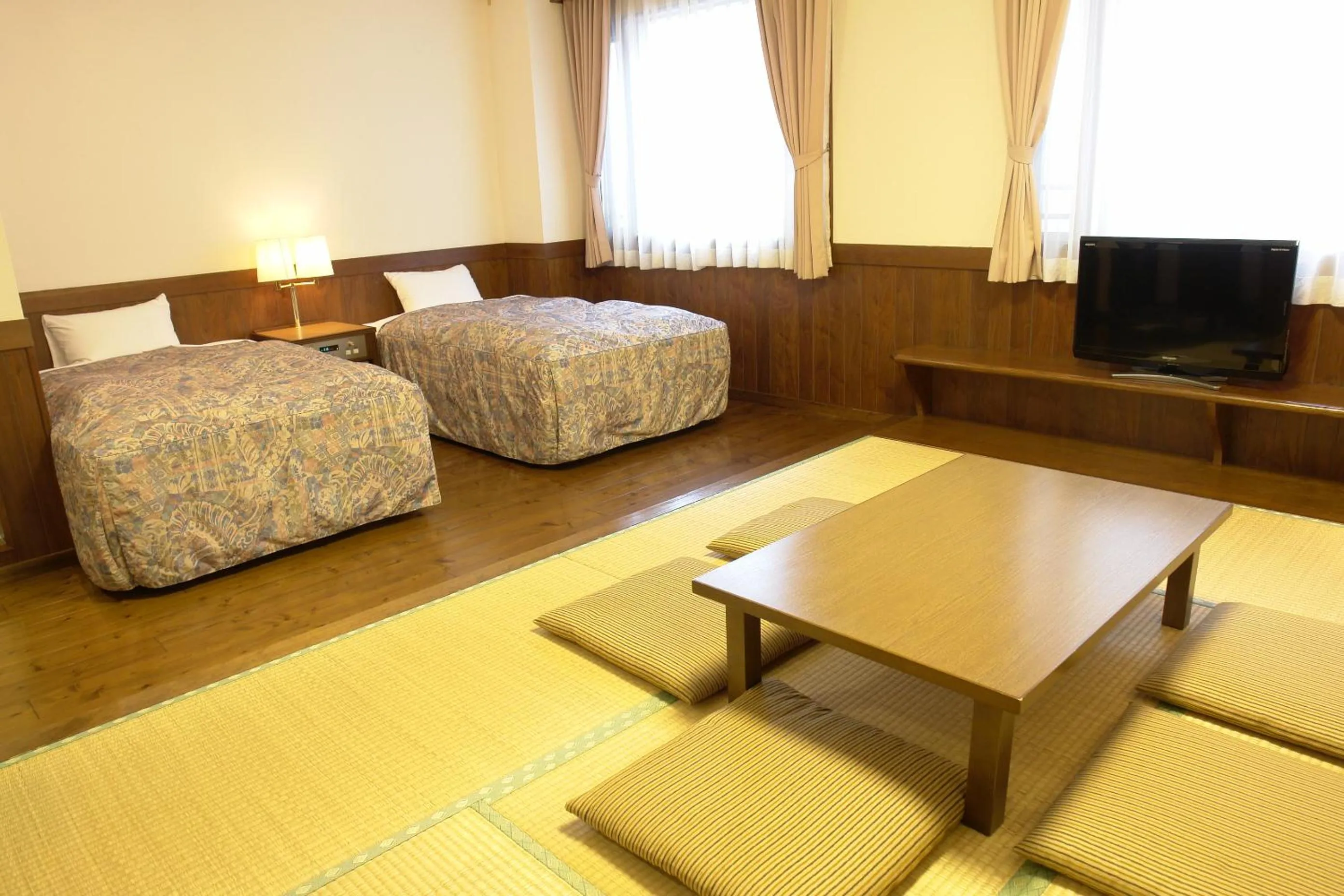 Deluxe Room with Tatami Area in Rakuchin