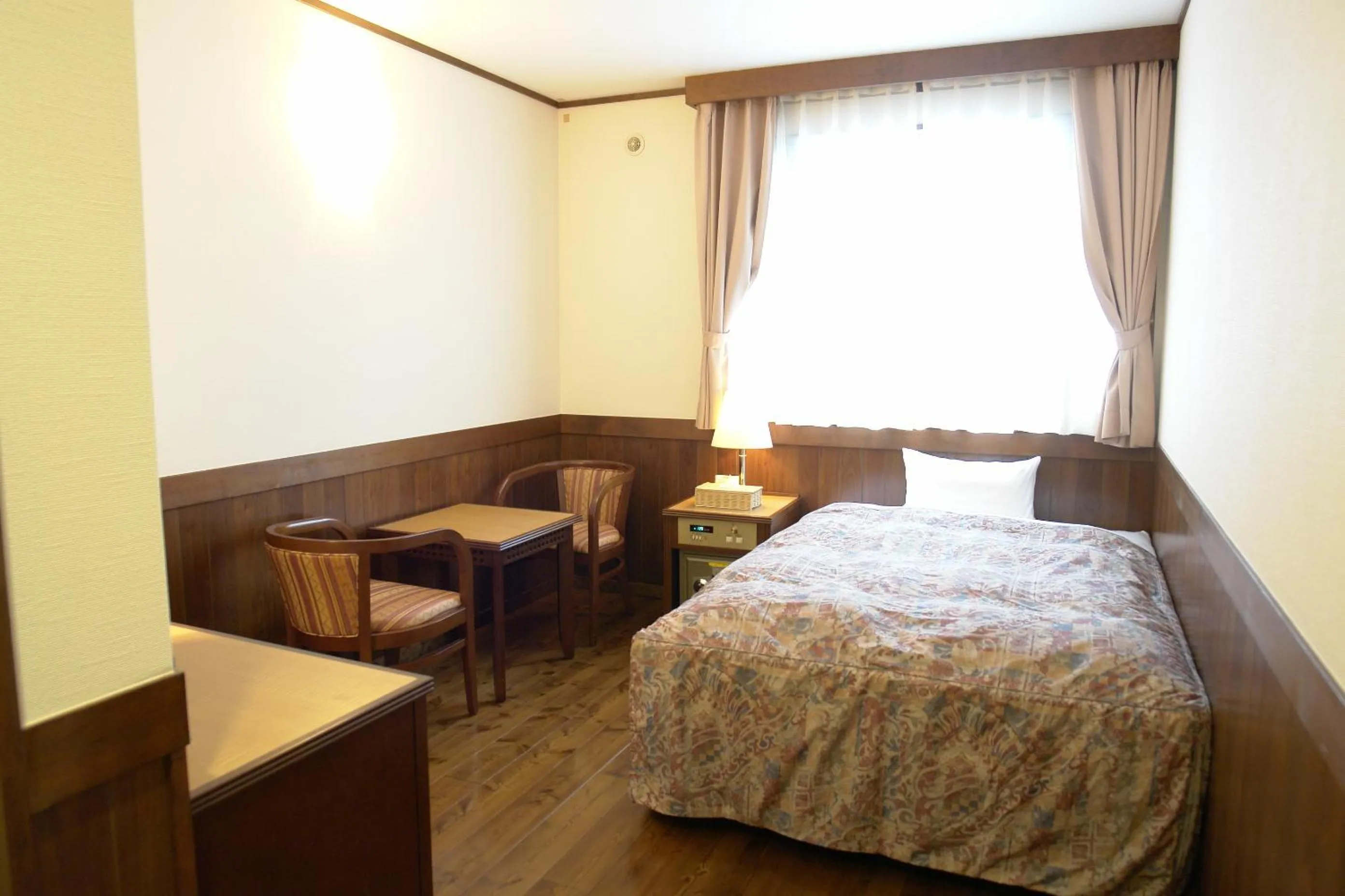 Double Room - single occupancy in Rakuchin