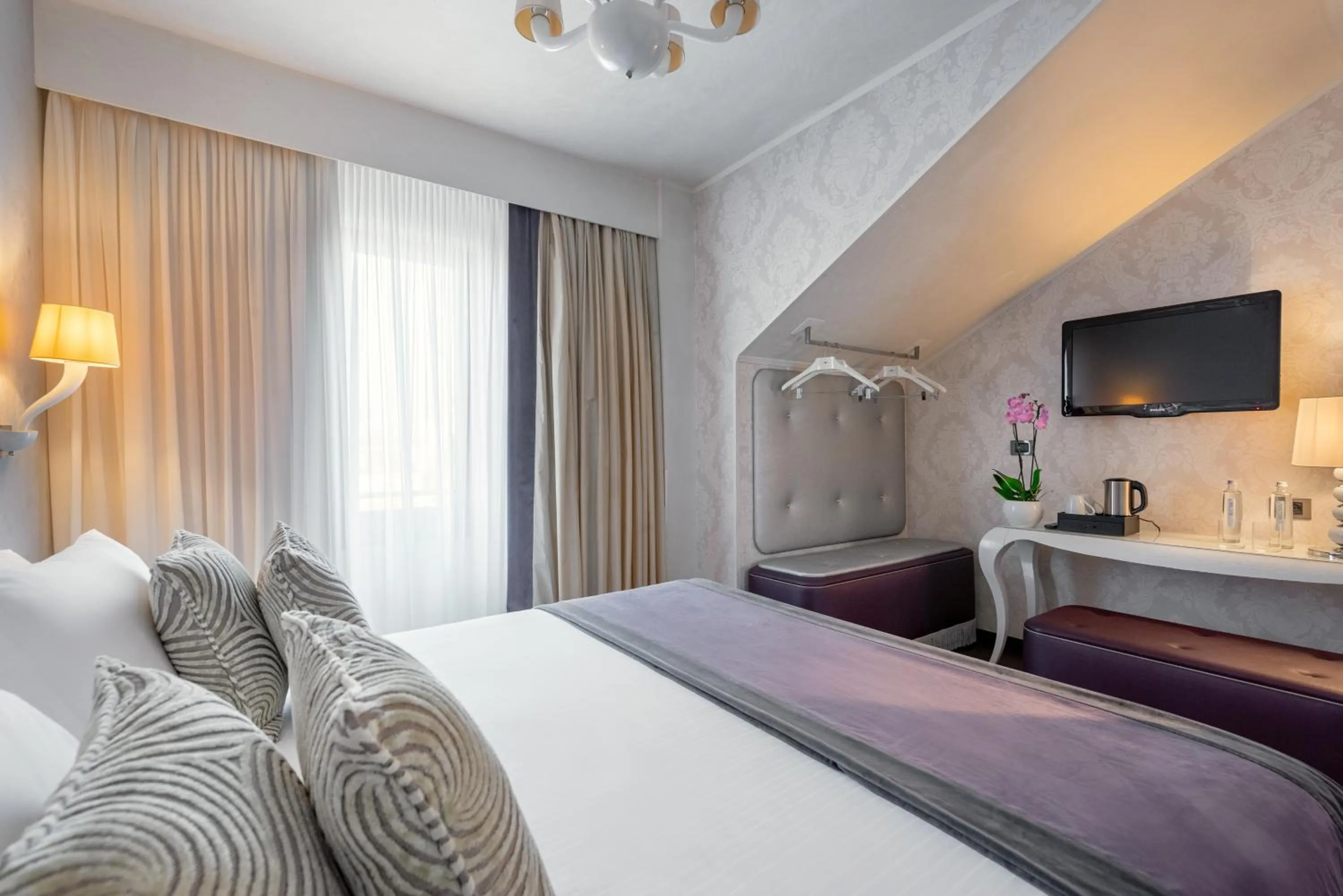 Terrace Suite with Jacuzzi in Carnival Palace - Venice Collection