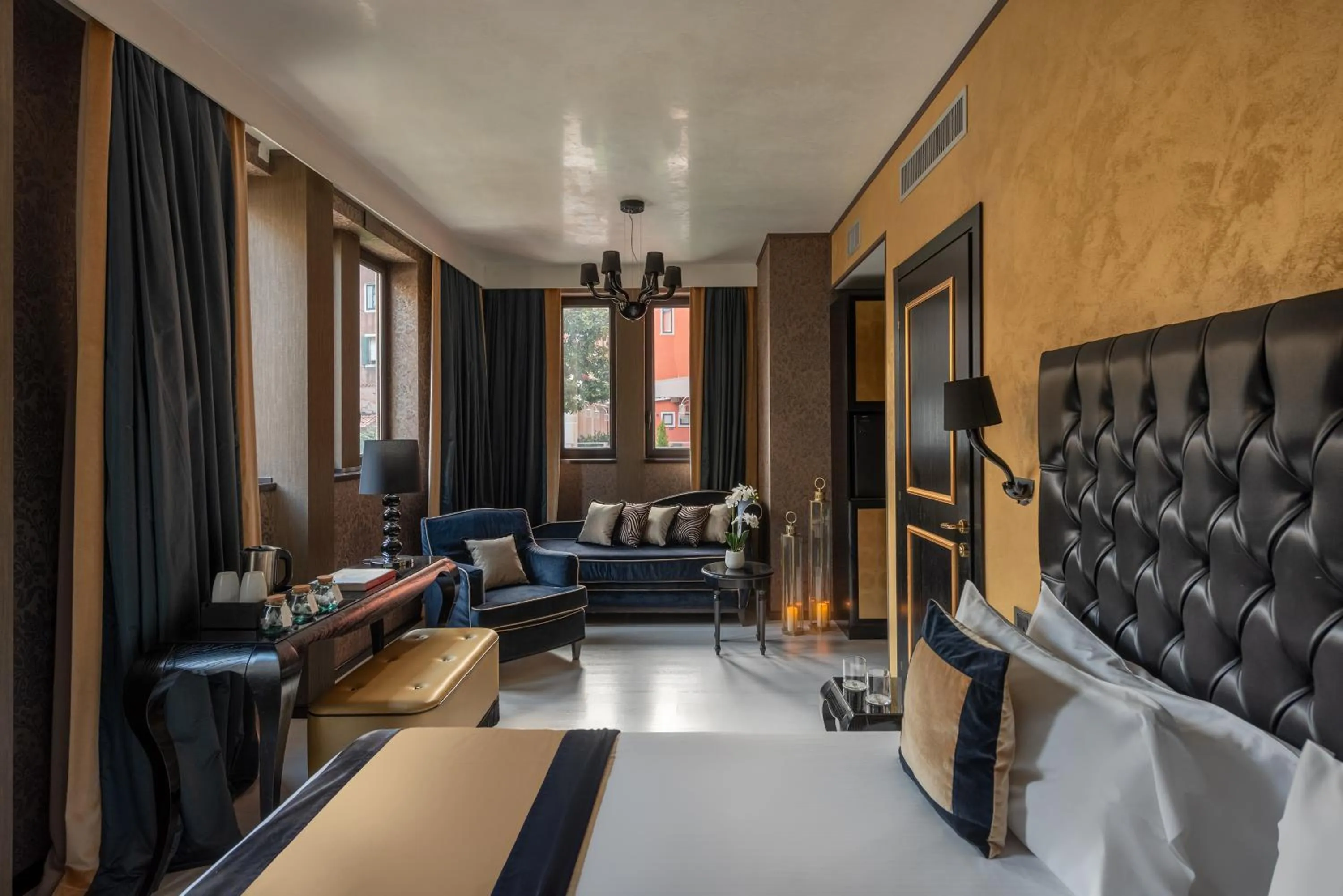 Junior Suite in Carnival Palace - Venice Collection