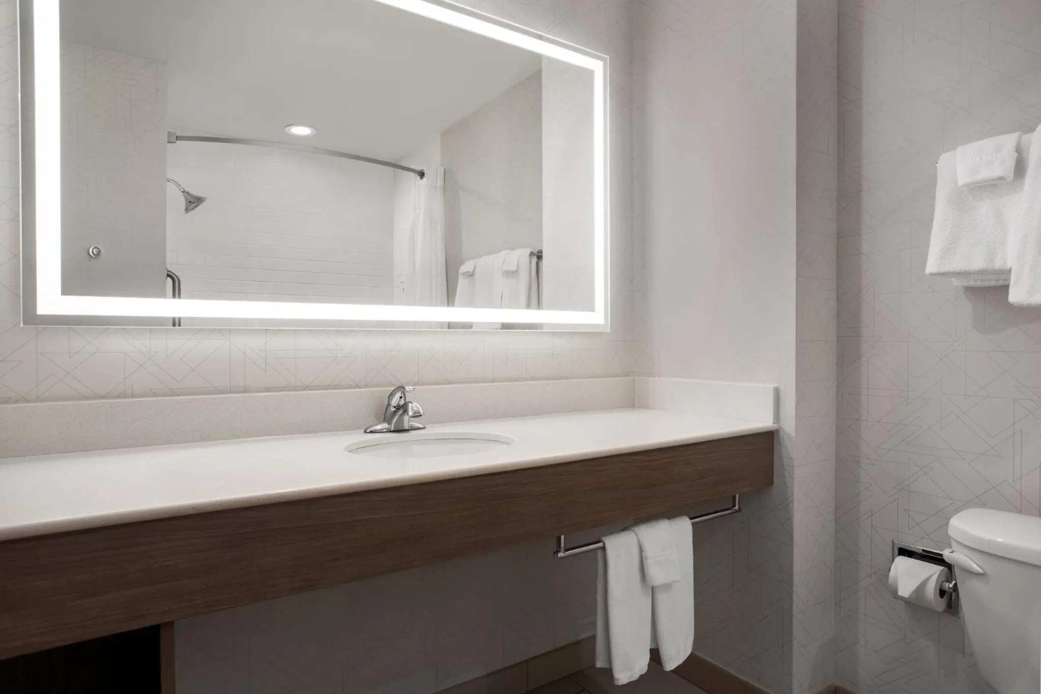 Standard Room with Two Queen Beds in Holiday Inn Express Hotel & Suites Terre Haute by IHG