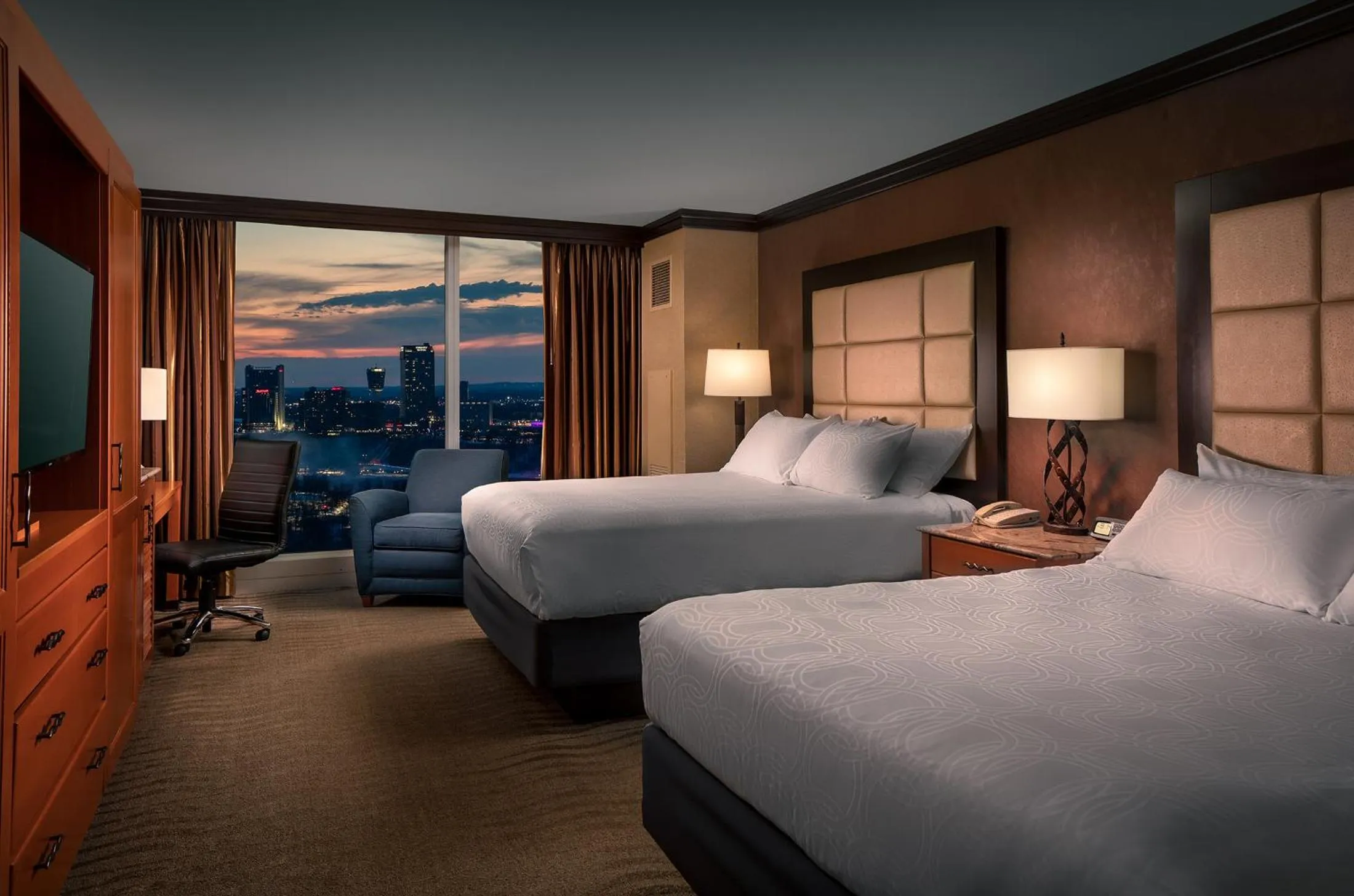 View Room with Two Queen Beds Nonsmoking in Seneca Niagara Resort & Casino