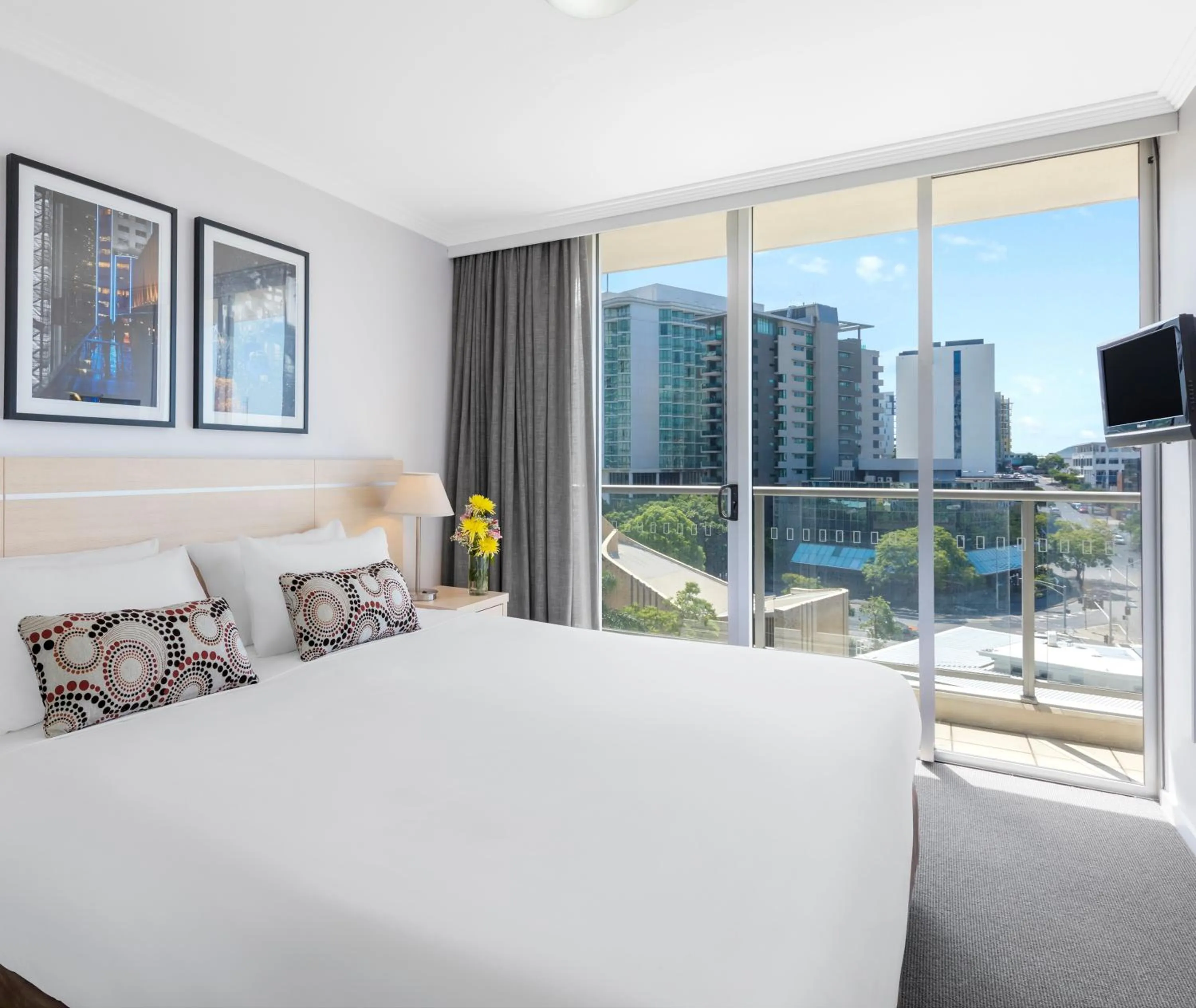 Two-Bedroom Apartment - No Housekeeping in Oaks Brisbane Lexicon Suites