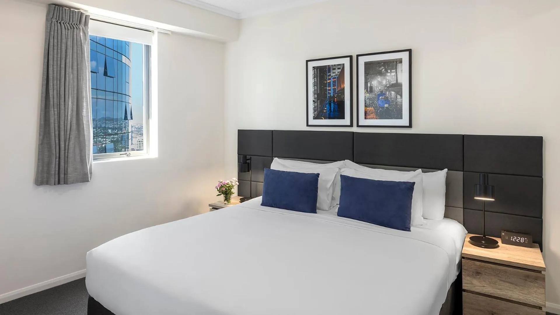 Executive One-Bedroom Apartment - No Housekeeping in Oaks Brisbane on Margaret Suites