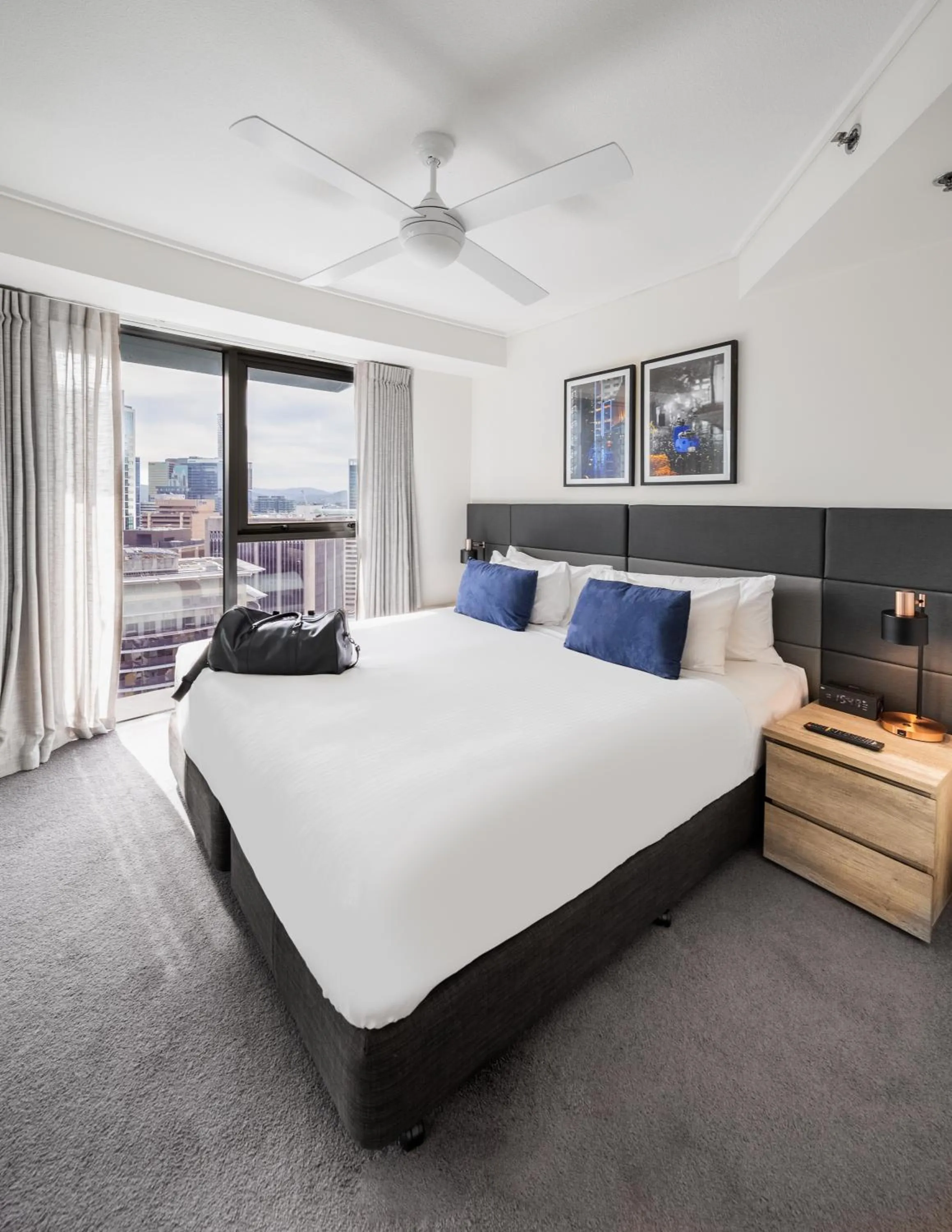 Two-Bedroom Apartment with Bridge View in Oaks Brisbane on Felix Suites