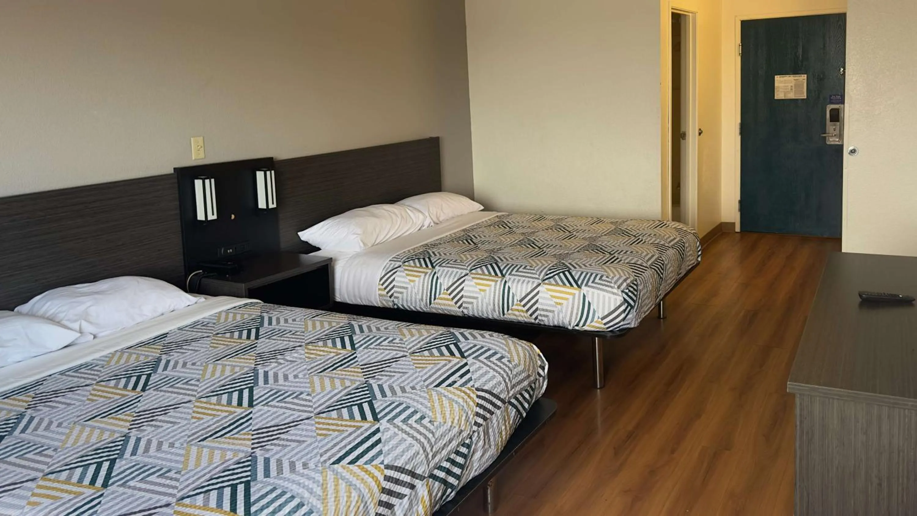 Queen Room with Two Queen Beds - single occupancy - Non-Smoking in Motel 6-Waterloo, IA