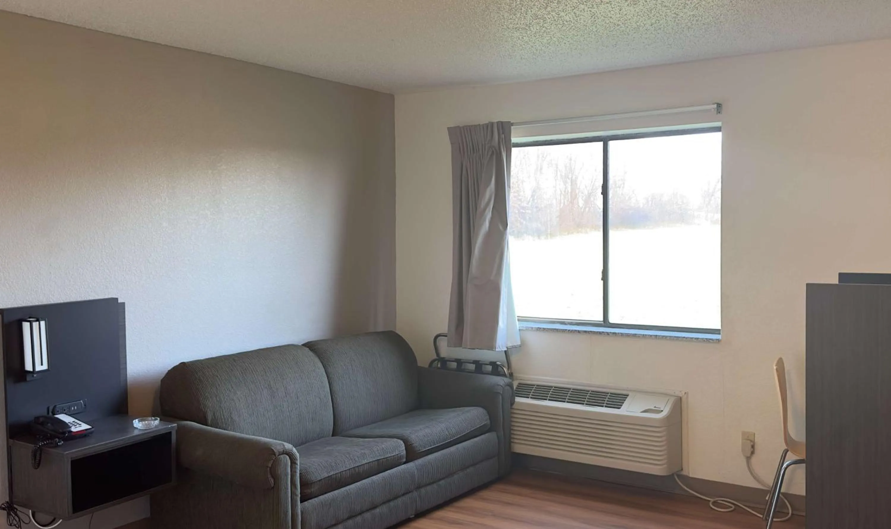 King Room - single occupancy - Disability Access - Smoking in Motel 6-Waterloo, IA