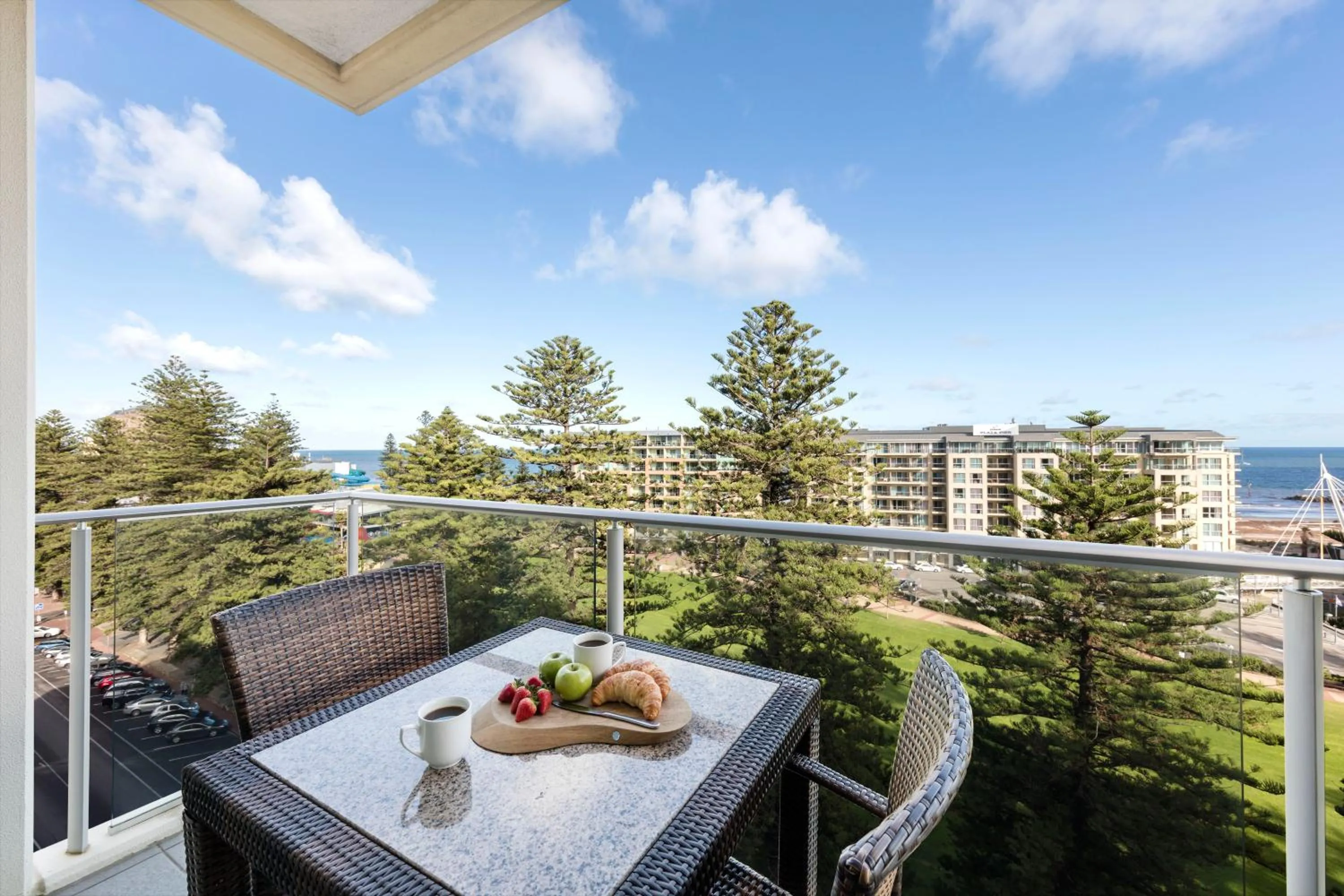 Executive Two-Bedroom Apartment in Oaks Glenelg Liberty Suites