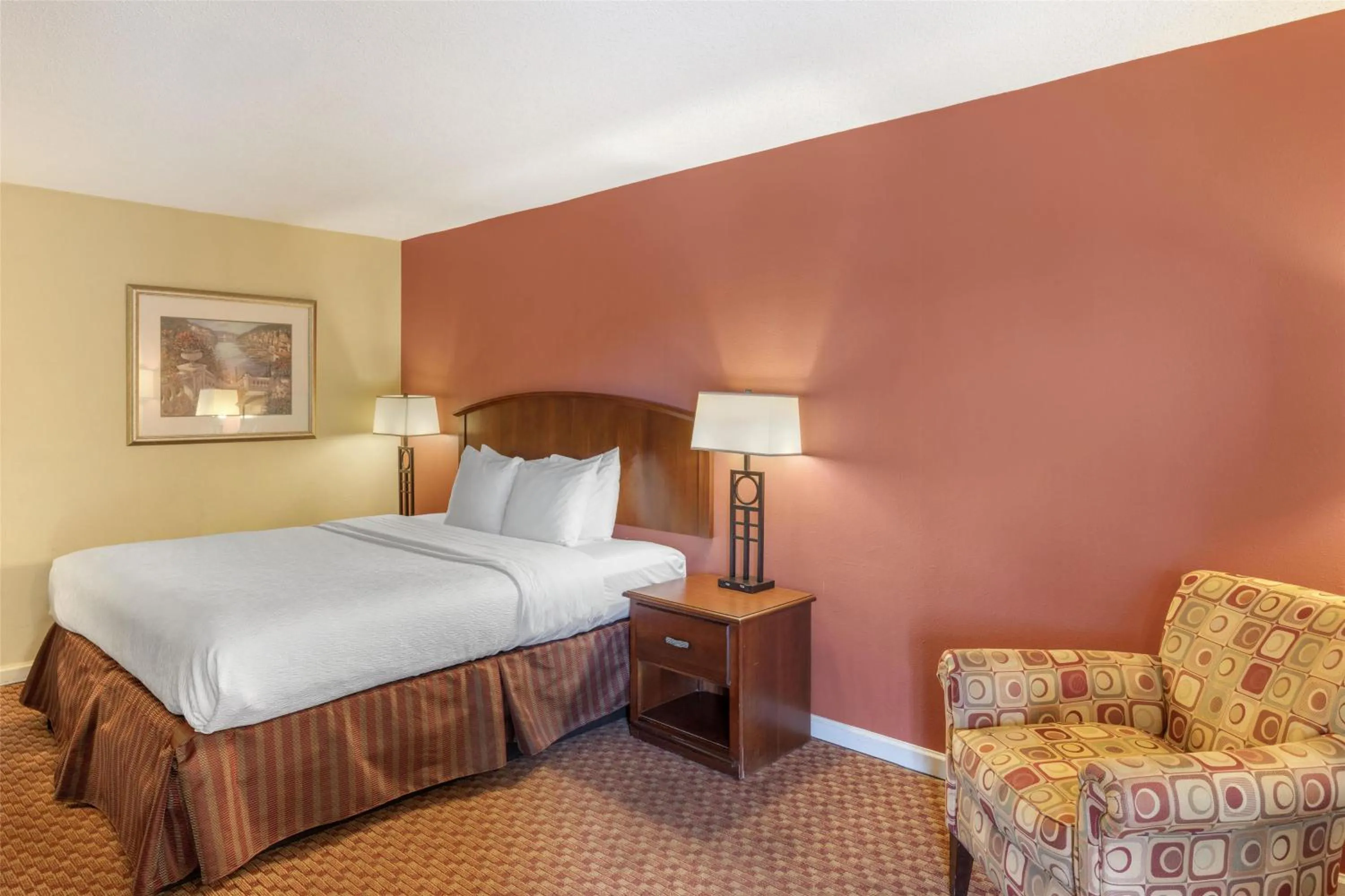 King Room with Exterior Entrance - Smoking in Best Western Hickory