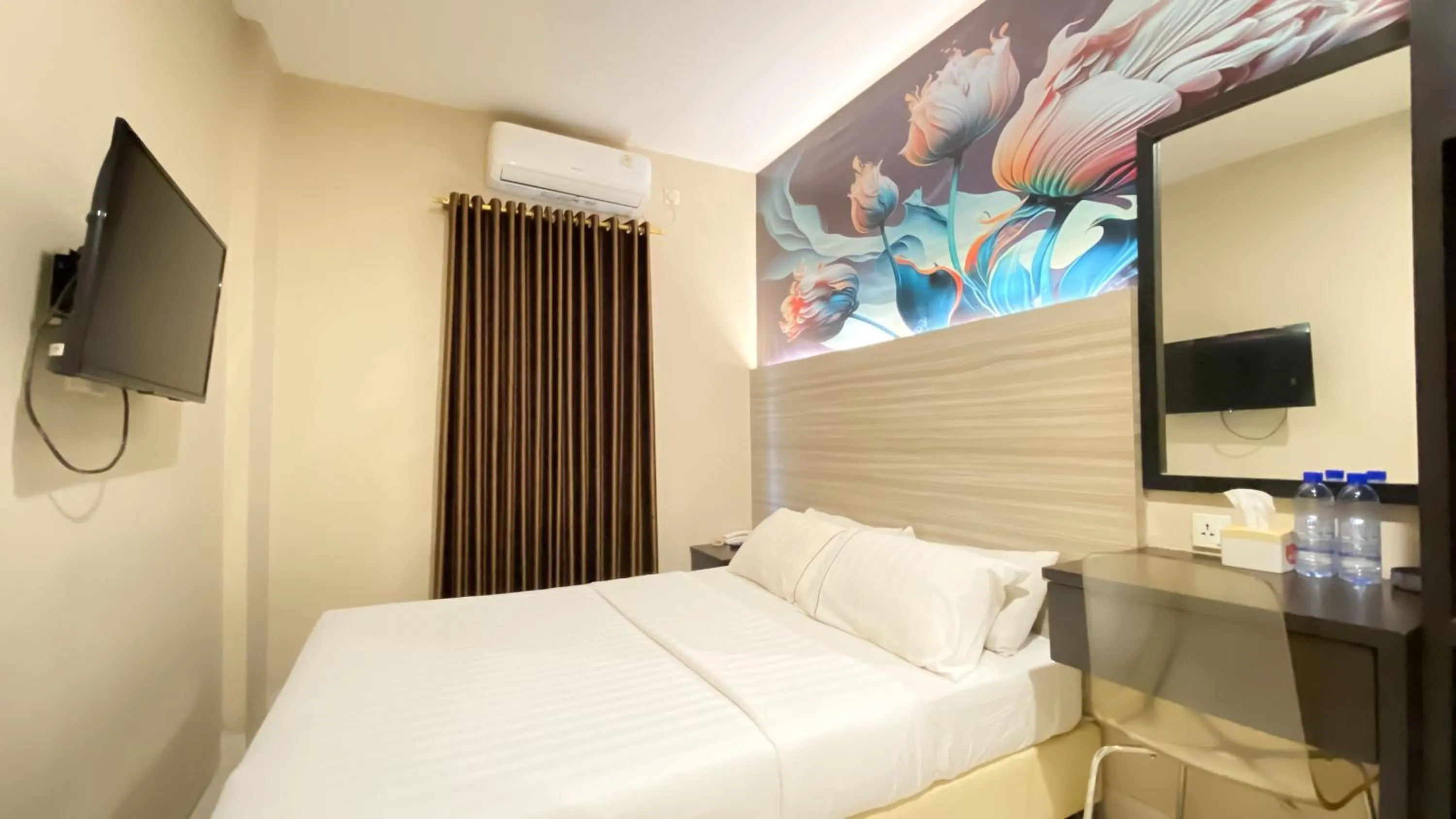 Superior Double Room in OS Hotel Batu Aji Batam