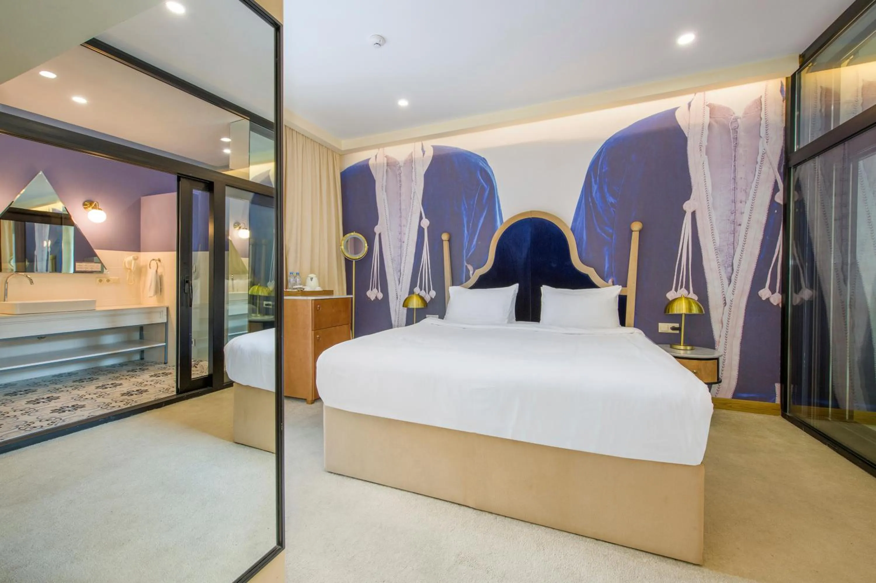 Superior Double Room with Terrace - single occupancy in Folk Boutique Hotel