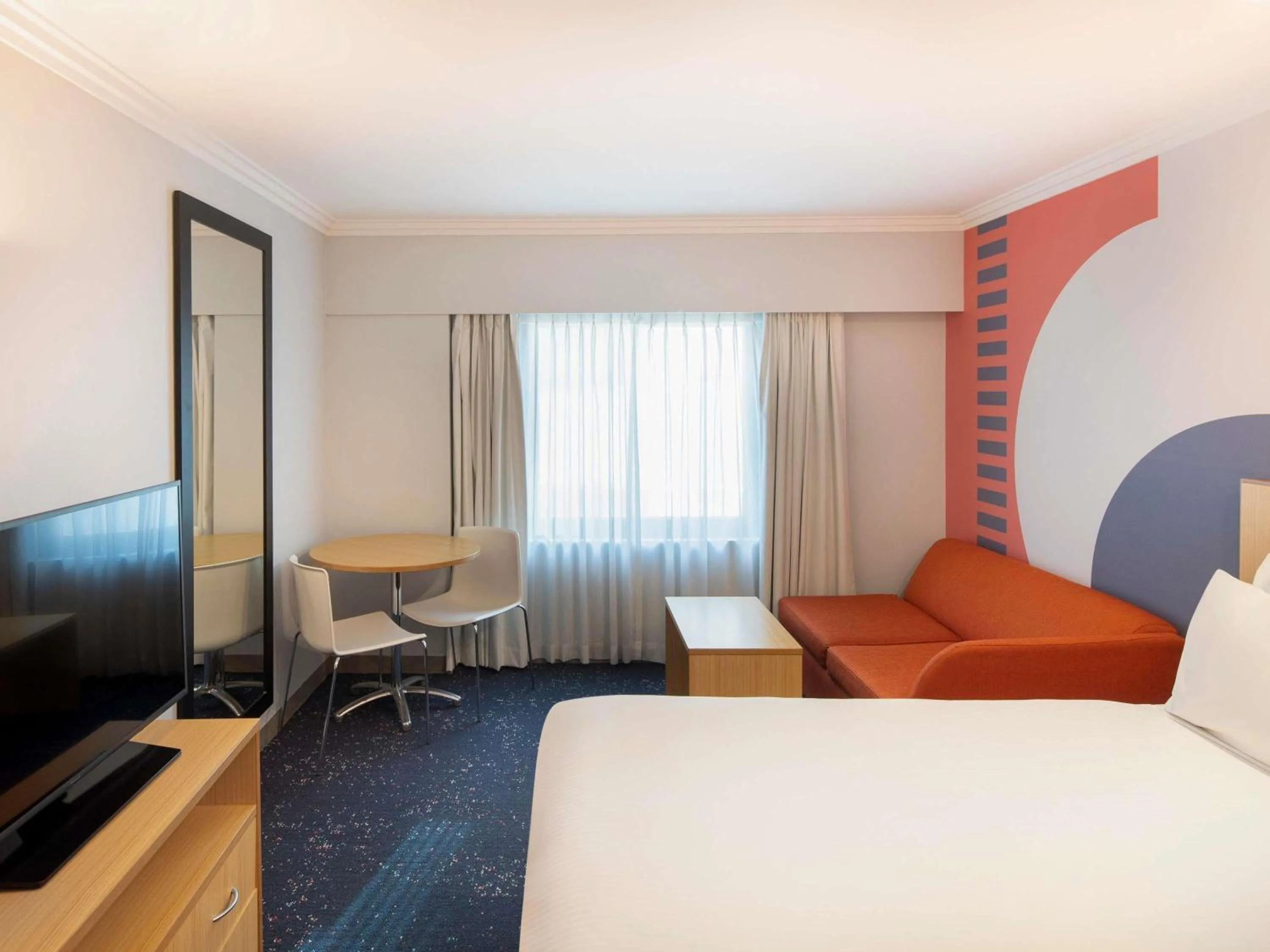 Standard Queen Room in ibis Styles Sydney Central