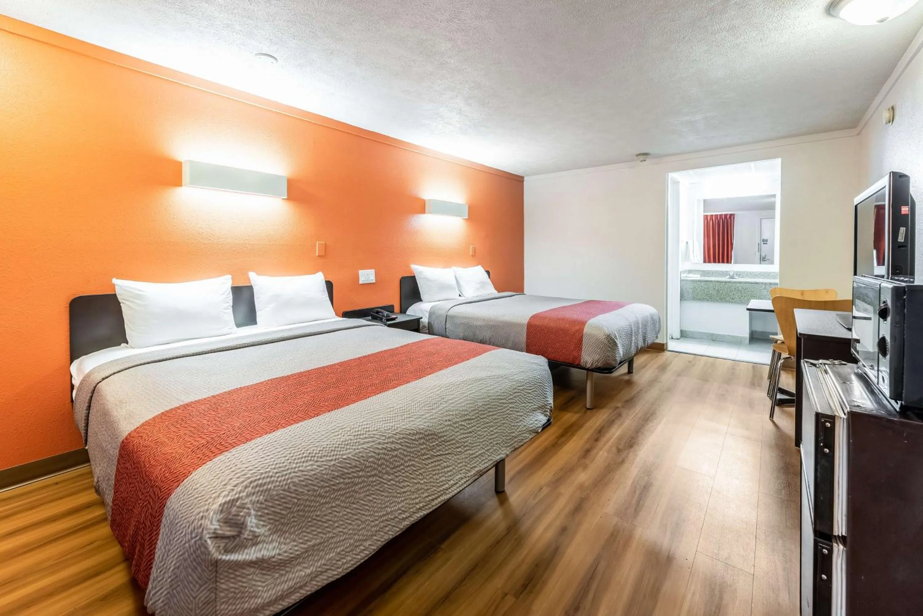 Queen Room with Two Queen Beds - Non-Smoking in Motel 6-Mansfield, OH