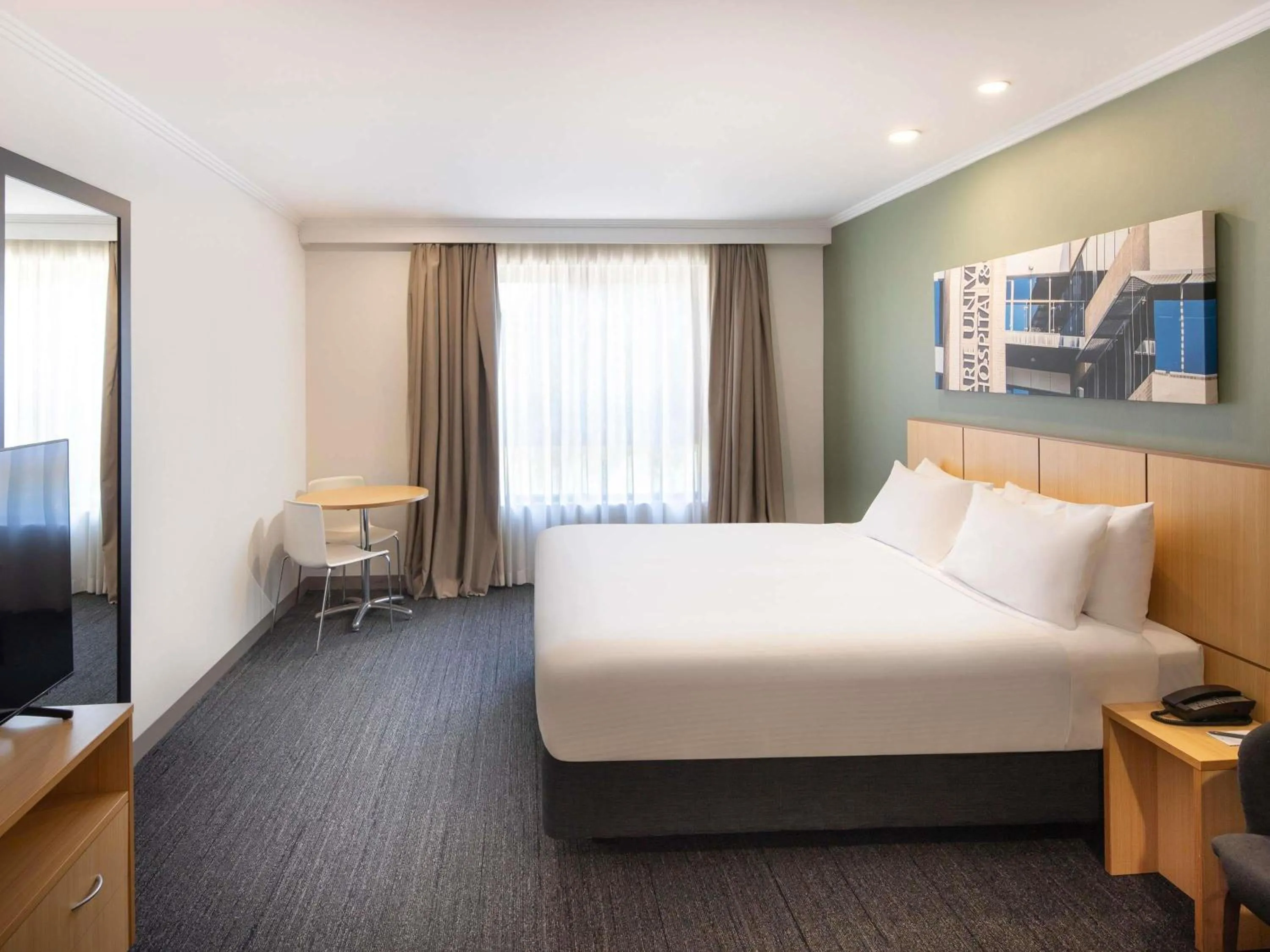 Superior King Room in Mercure Sydney Macquarie Park