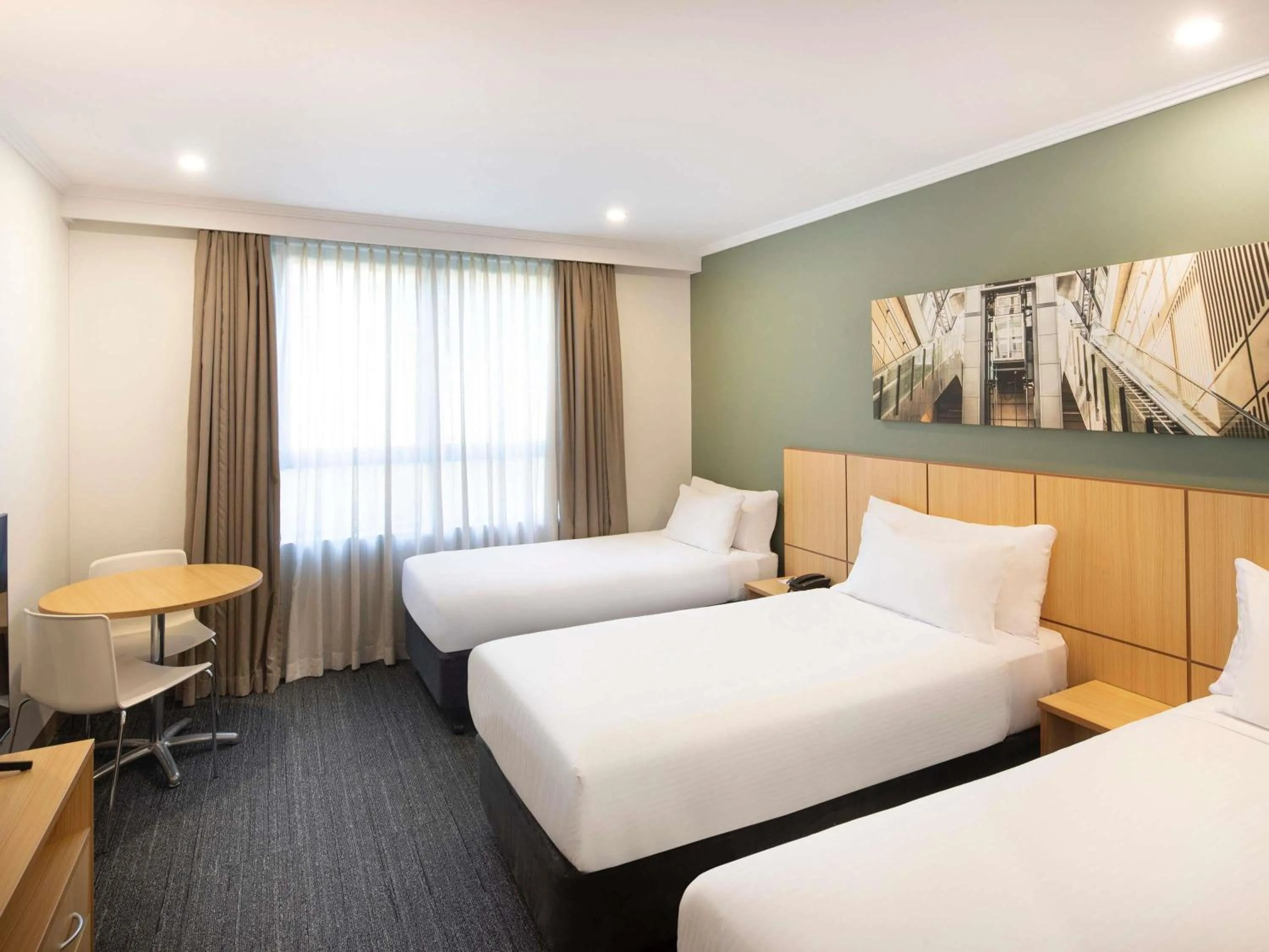 Standard Triple Room in Mercure Sydney Macquarie Park