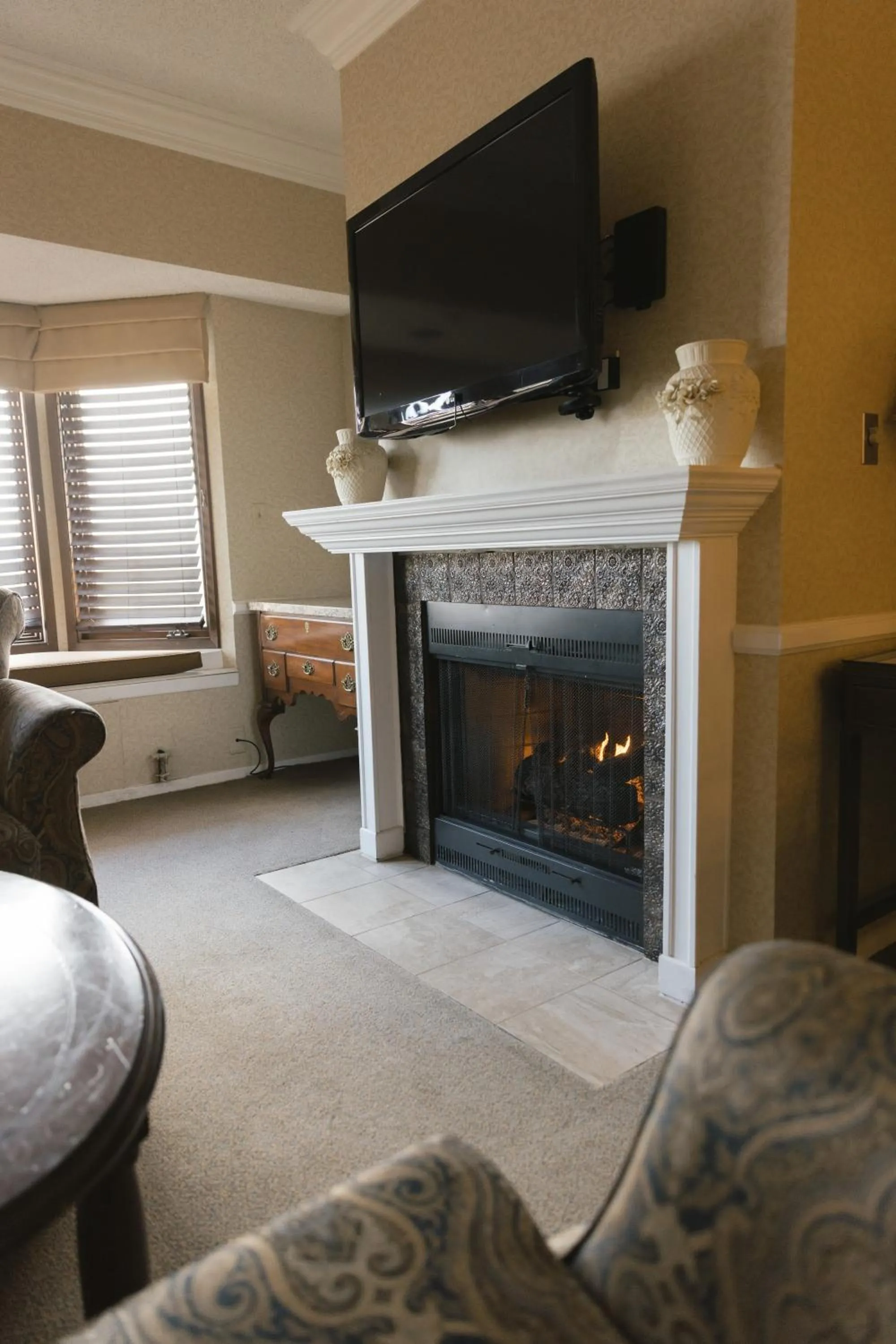 Executive Tower, Grand Suite, 2 Queen Beds in Historic Santa Maria Inn