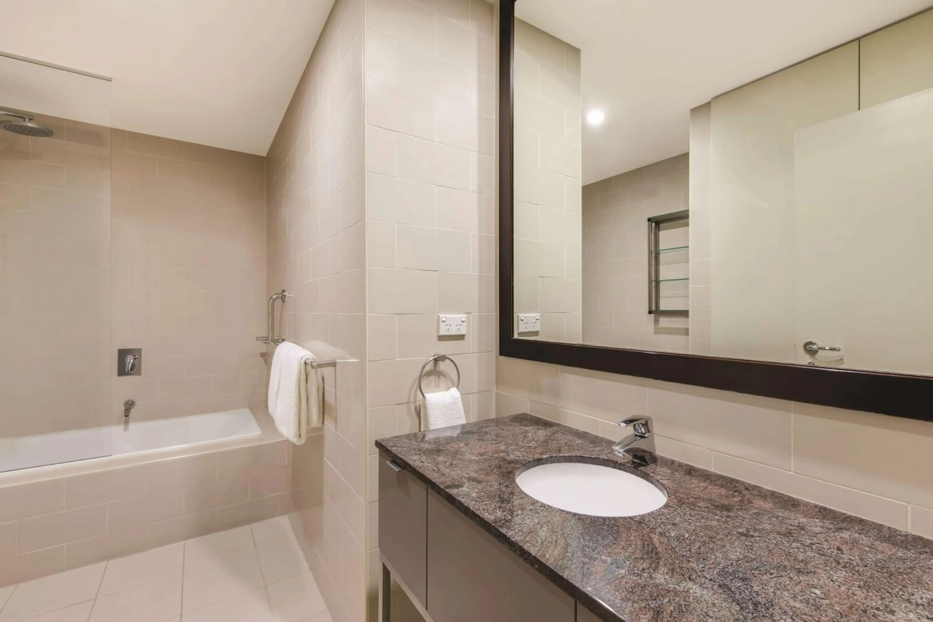 Premier One-Bedroom Queen in Adina Apartment Hotel Adelaide Treasury