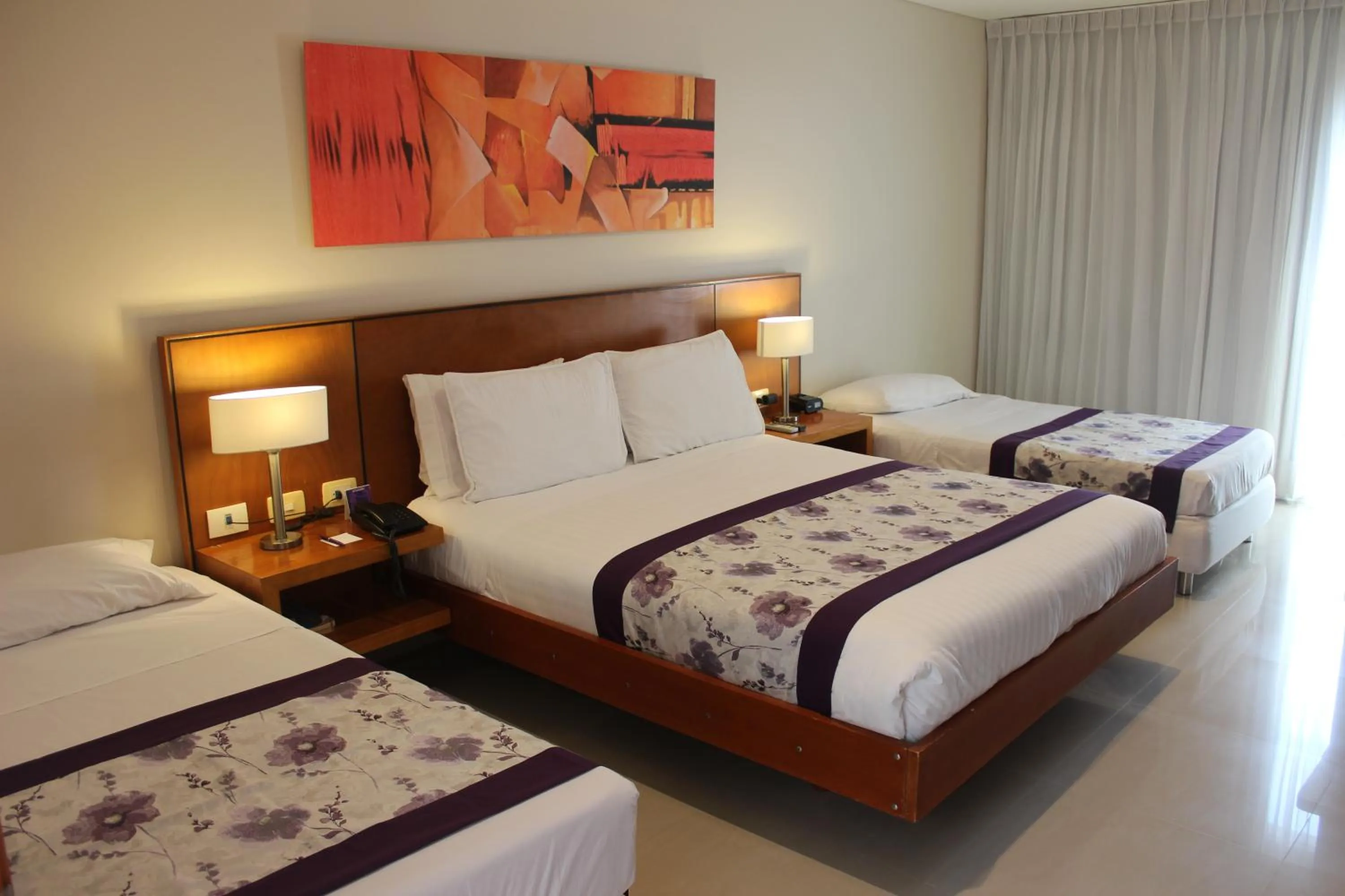 Family Room in Hotel Atrium Plaza