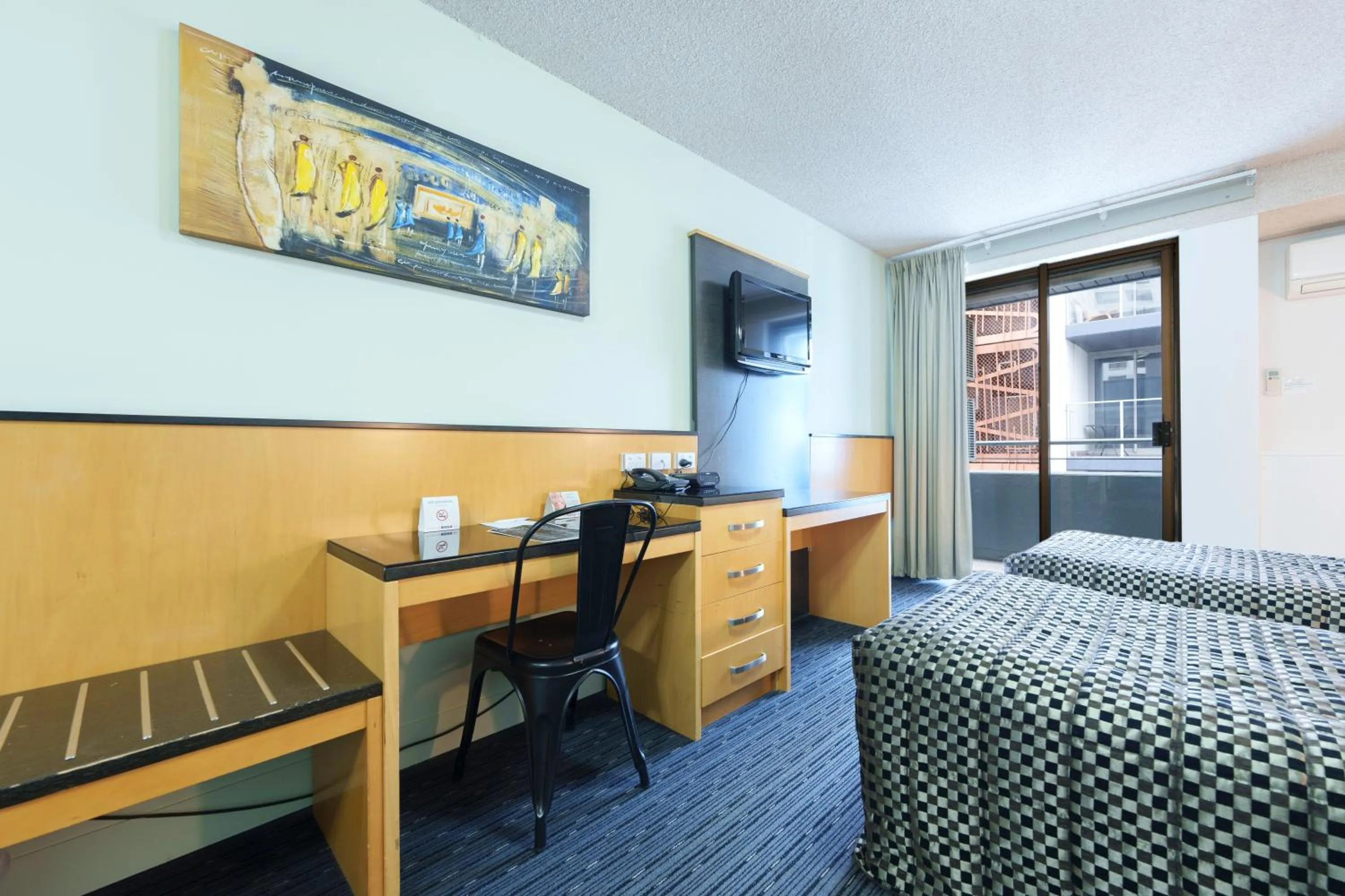 Superior Twin Studio Suite in Comfort Inn & Suites Goodearth Perth
