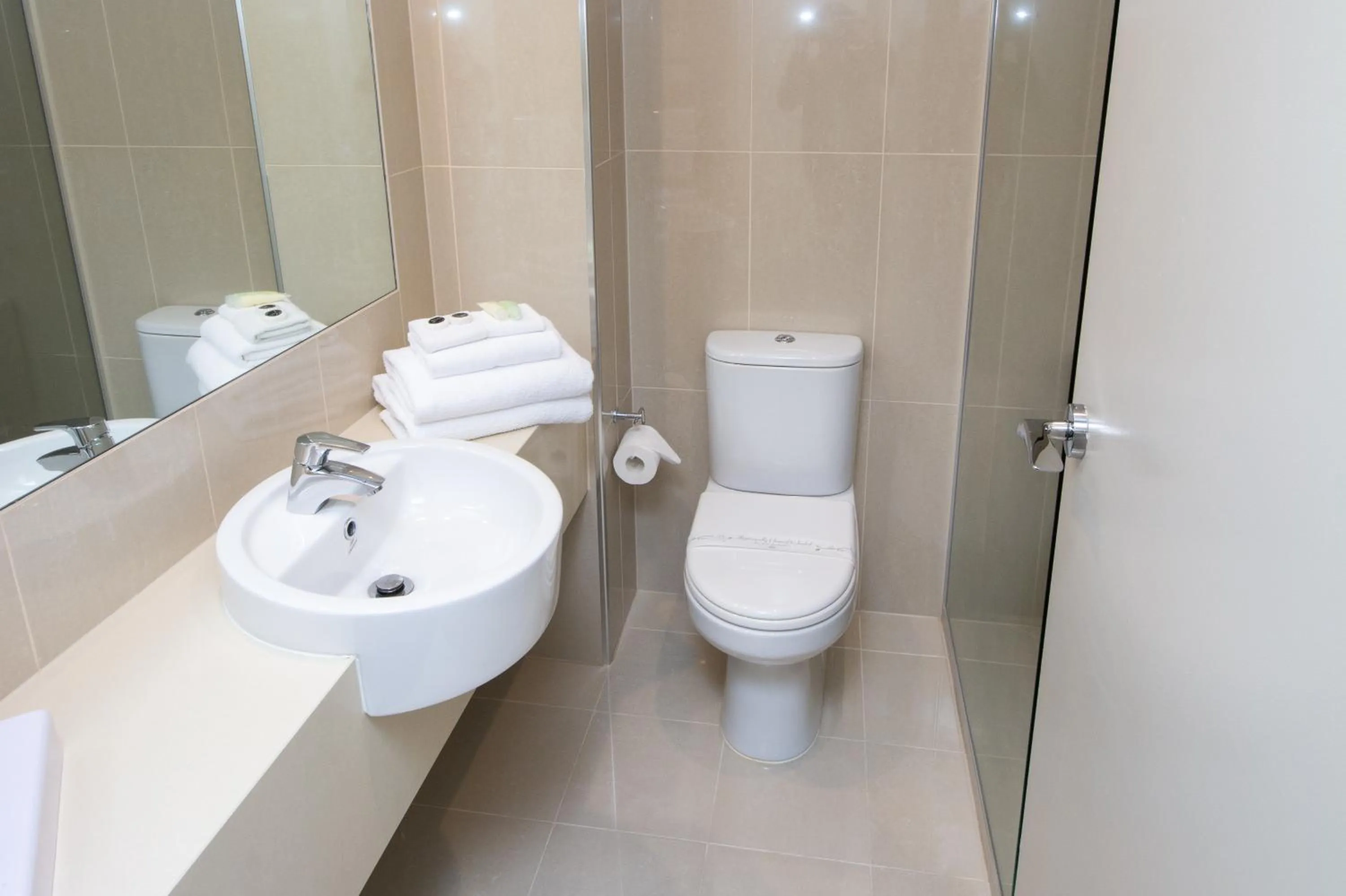 Executive Queen Suite in Atlantis Hotel Melbourne