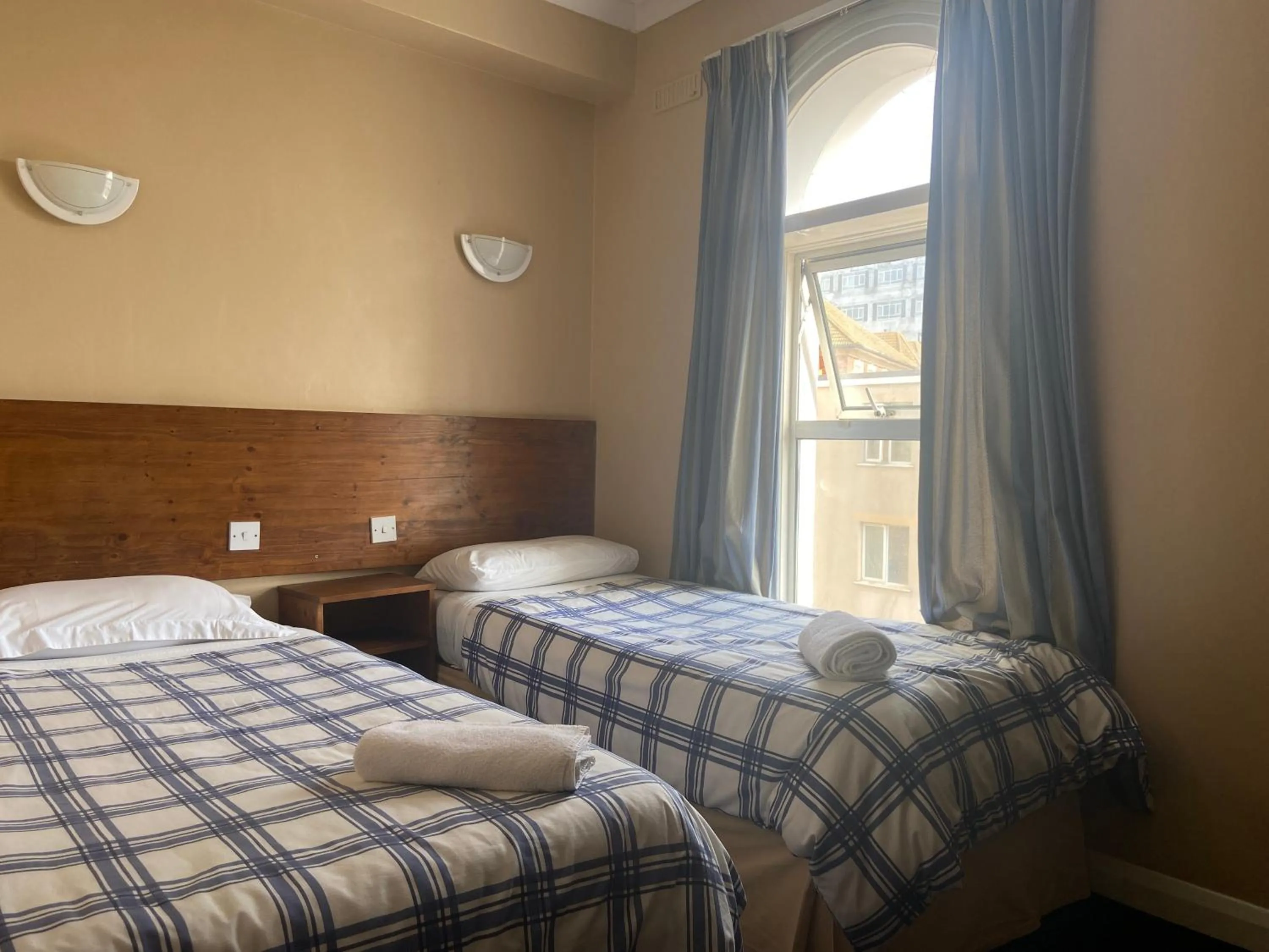 Standard Twin Room in OYO Gran Canaria Hotel