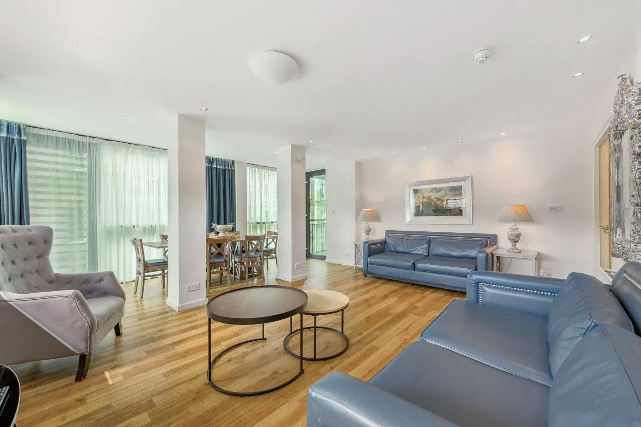 3-Bedroom Apartment in Princes Street Suites