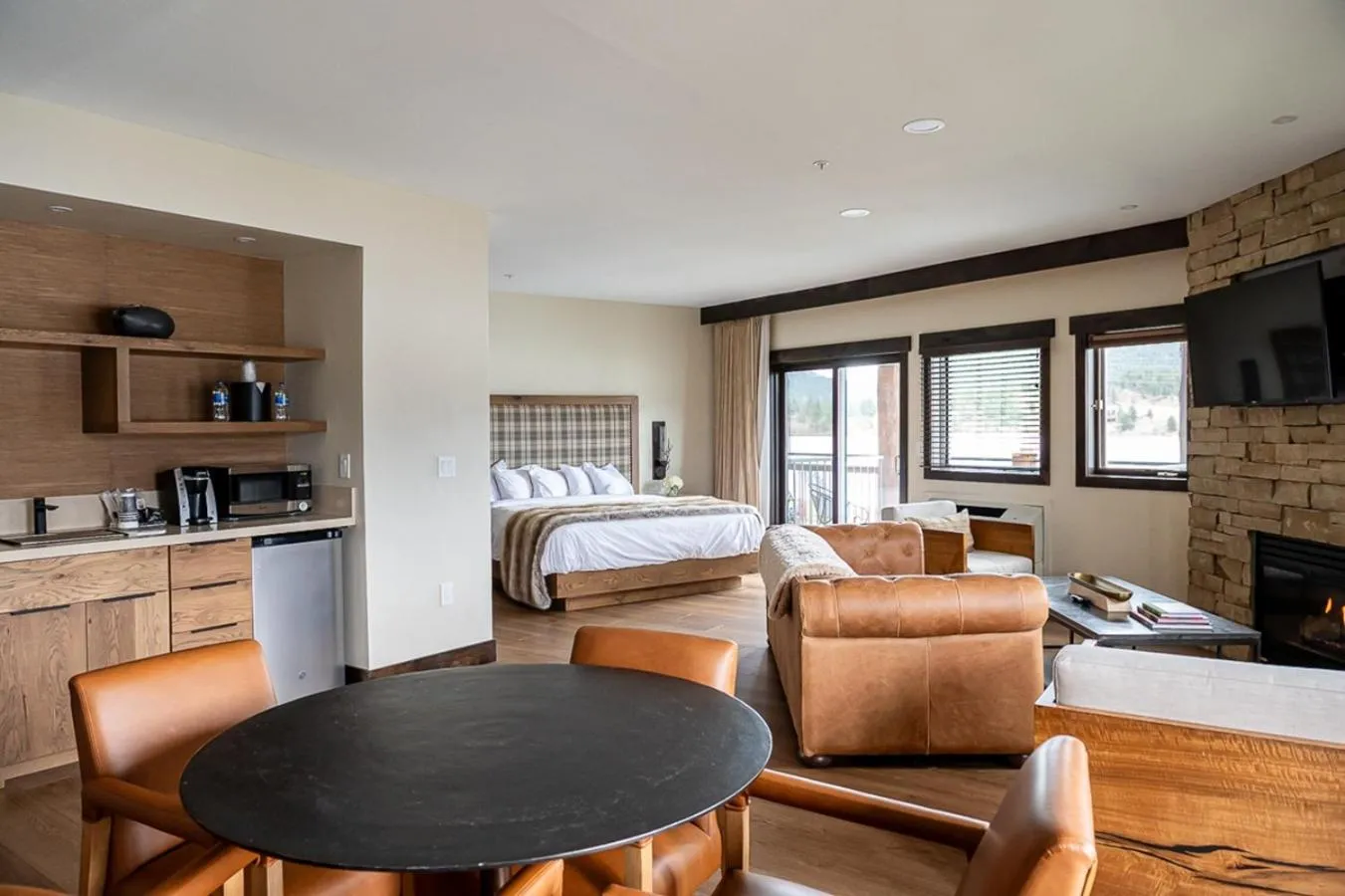 Superior King Suite in The Estes Park Resort