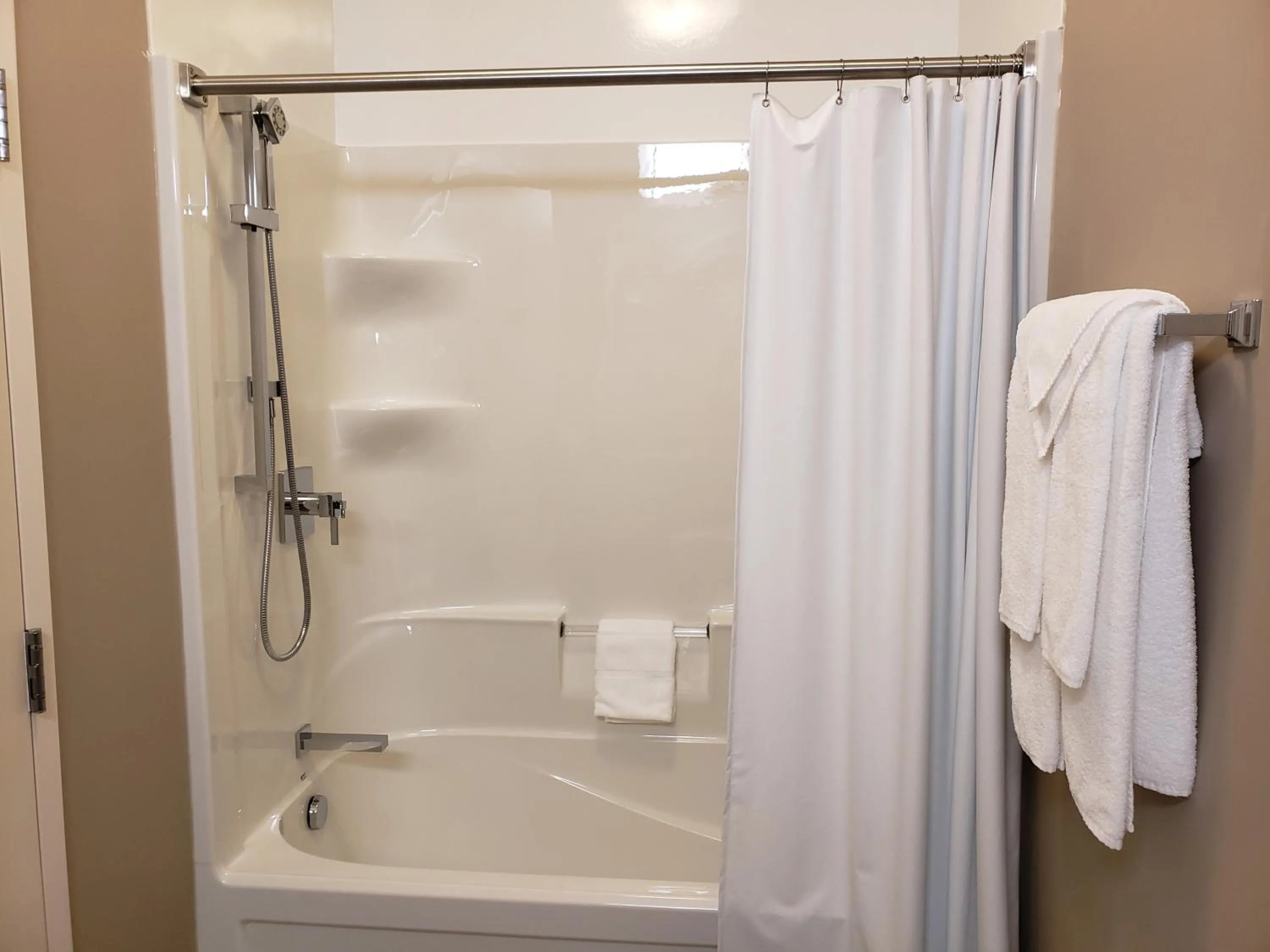 King Room - Non-Smoking in Super 8 by Wyndham Mont Laurier