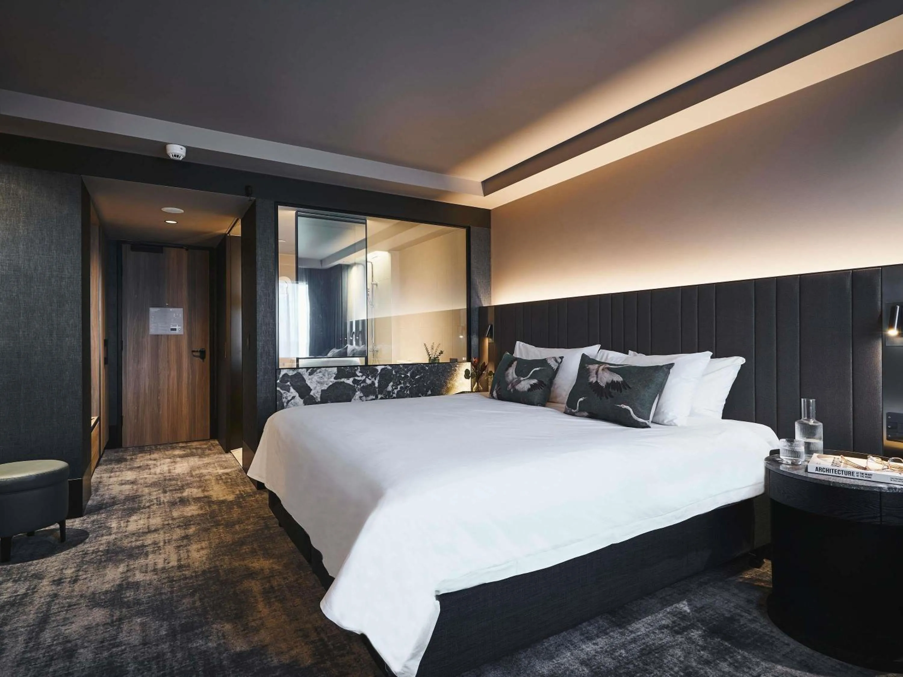 Premium Superior Room with One King or Two Single Beds,  High Floor With Views in Pullman Melbourne On the Park