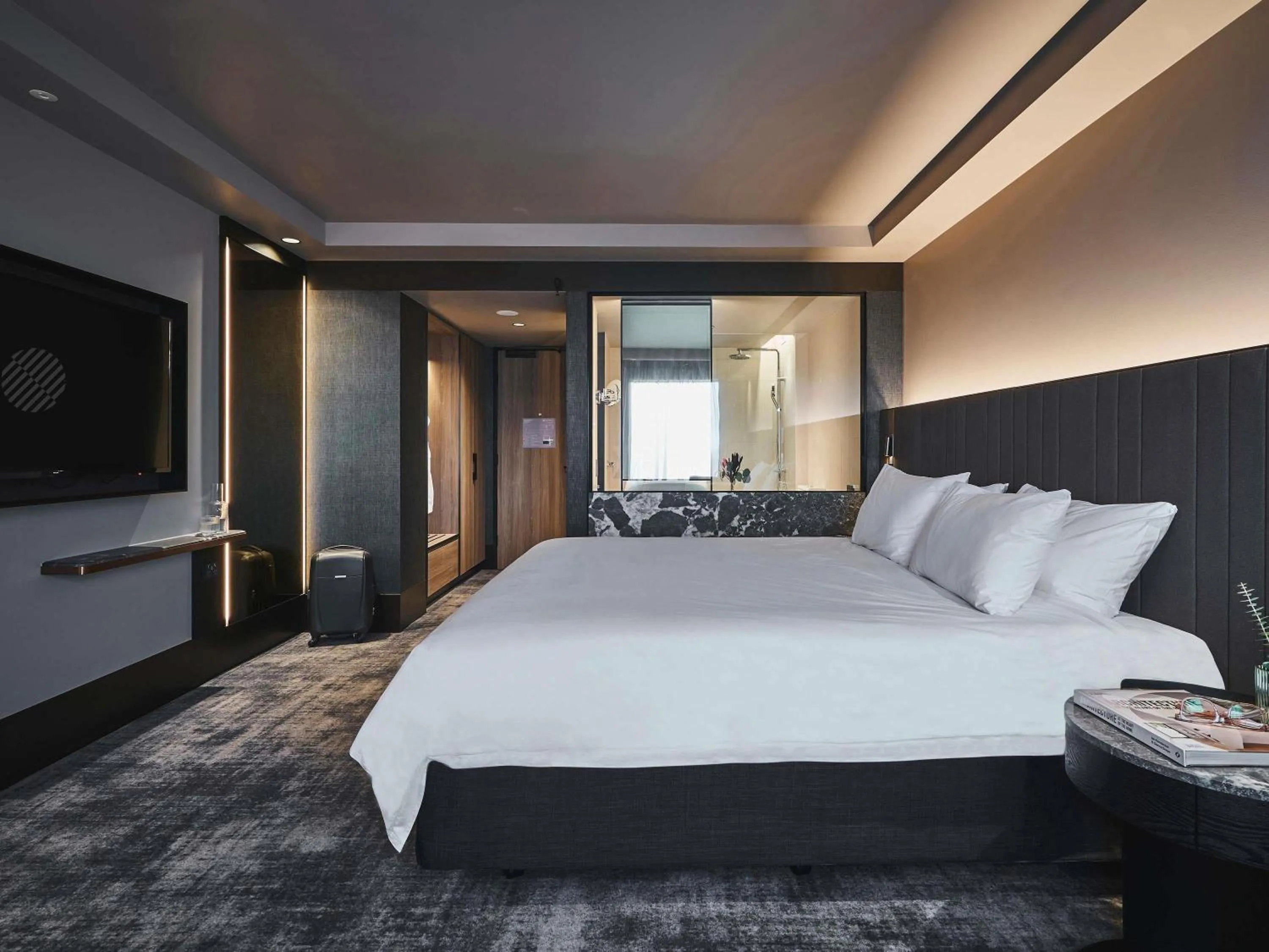 Superior King Room in Pullman Melbourne On the Park