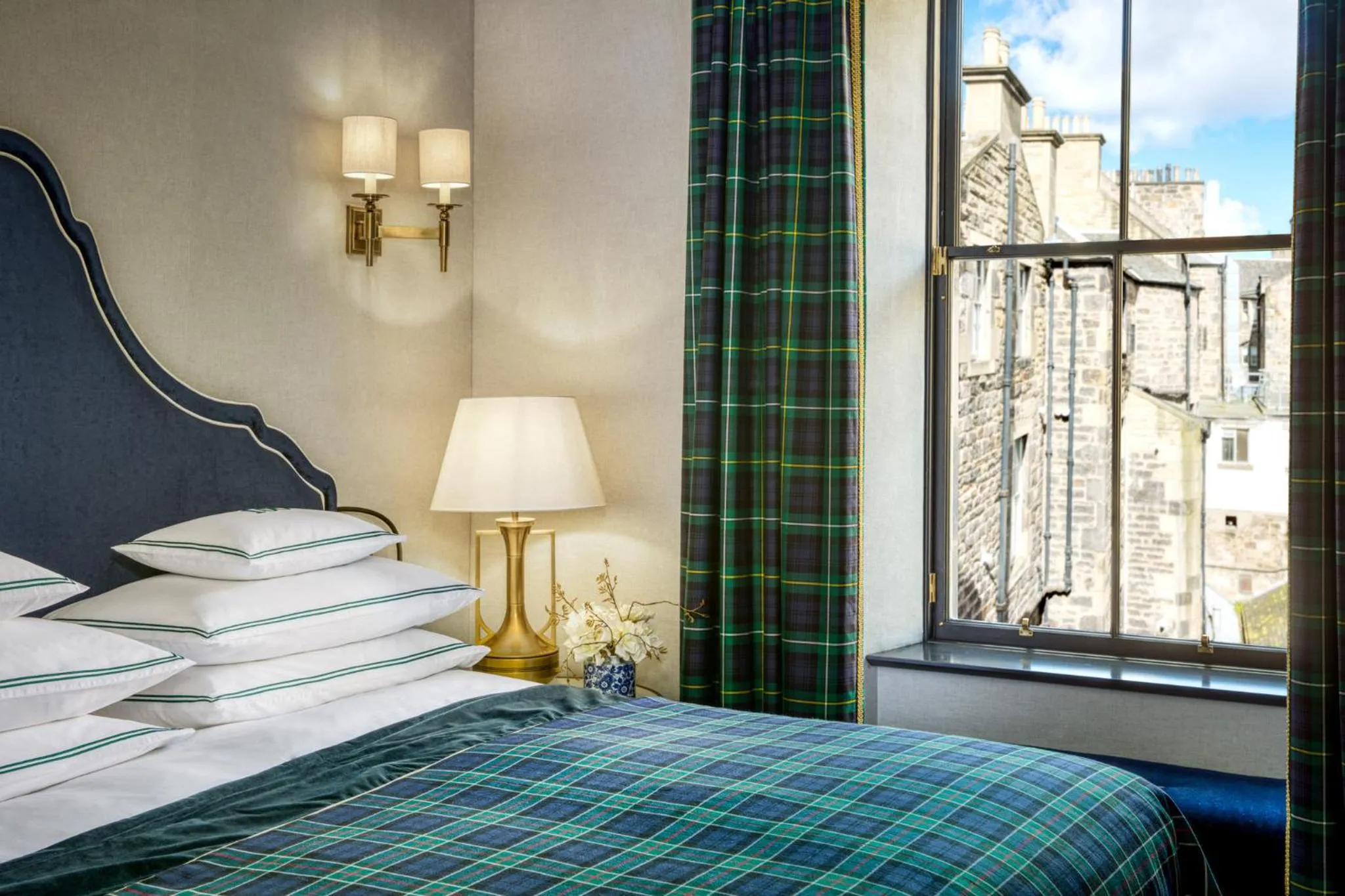 One-Bedroom Suite in 100 Princes Street