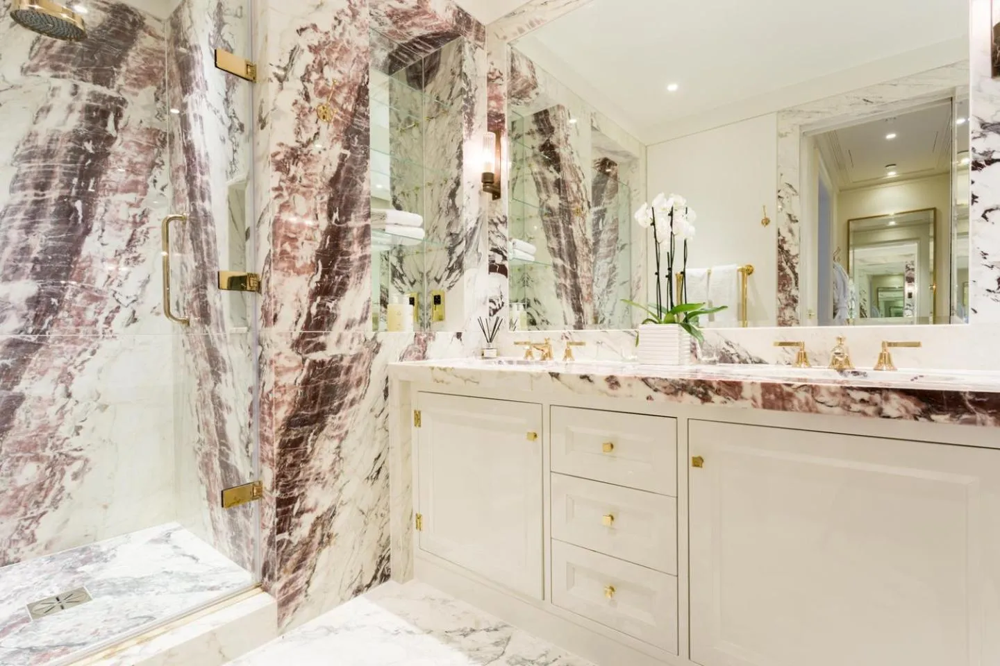 The Knightsbridge Suite in The Kensington Hotel