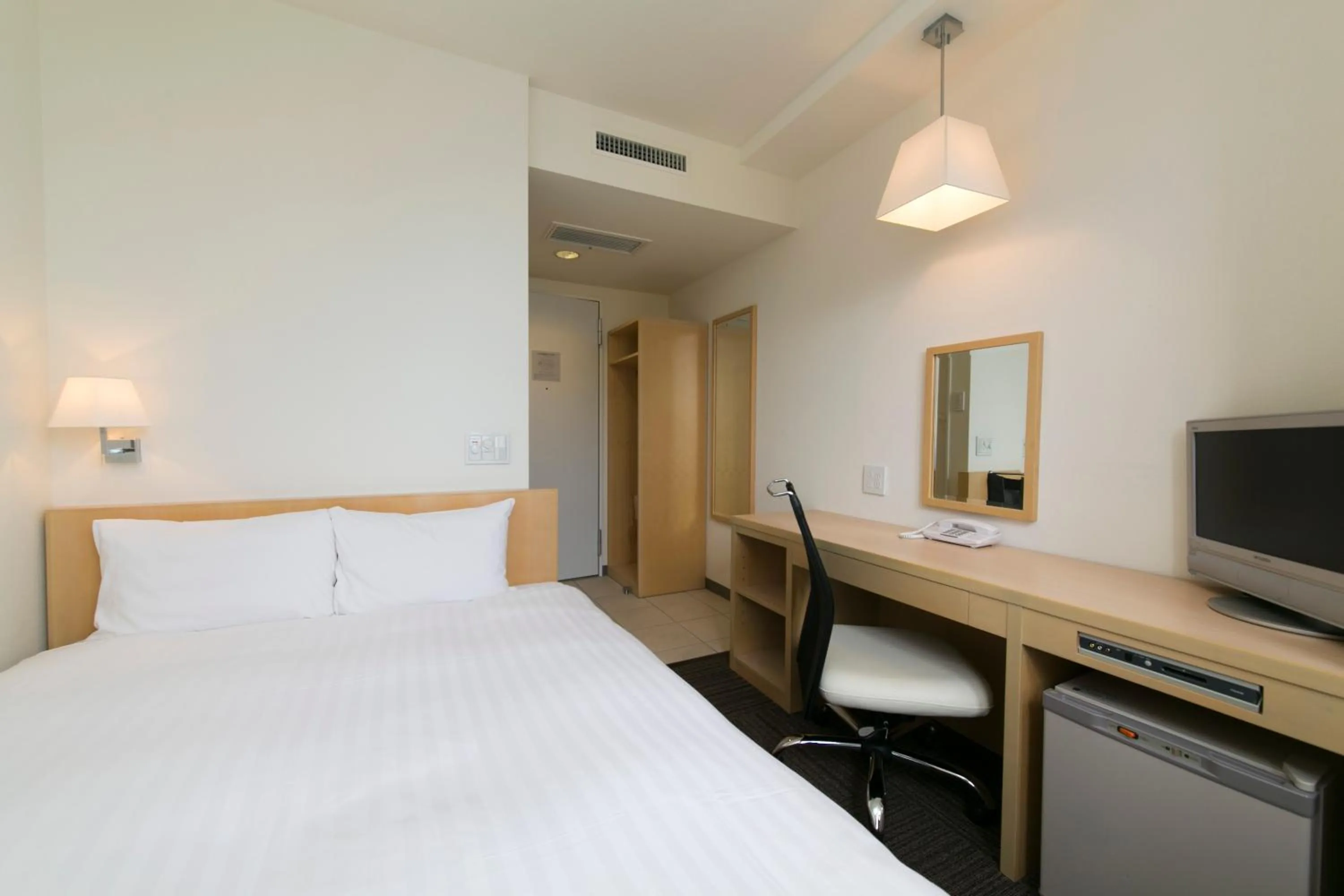 Double Room - single occupancy - Smoking in Hotel A'bant Shizuoka