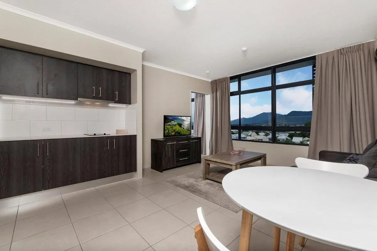 1 bedroom apartment (mountain view) in Alivio Hotel Cairns