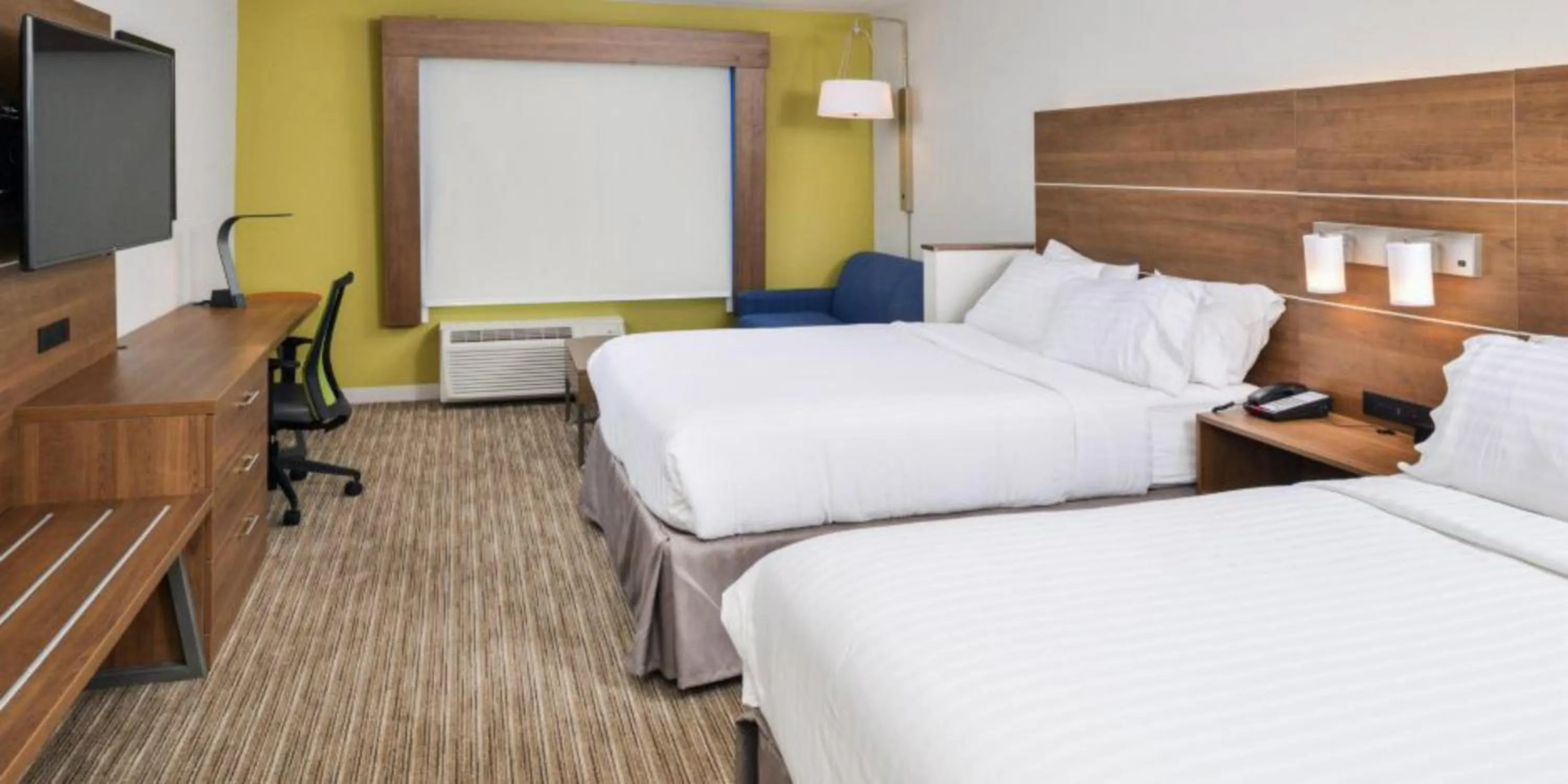 Standard Room with Two Queen Beds in Holiday Inn Express - Alliance by IHG