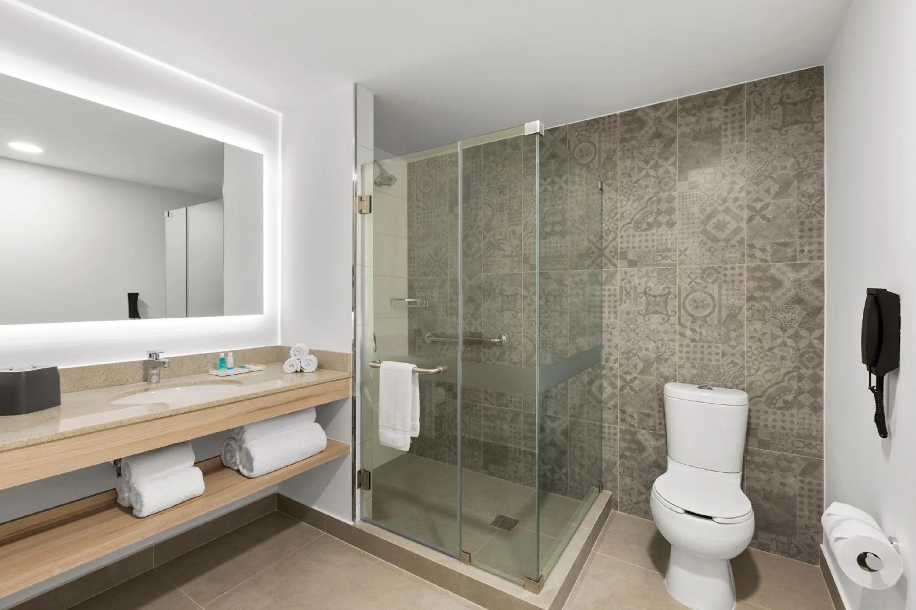 Standard King Room with City View in Holiday Inn Express - Lima San Isidro by IHG