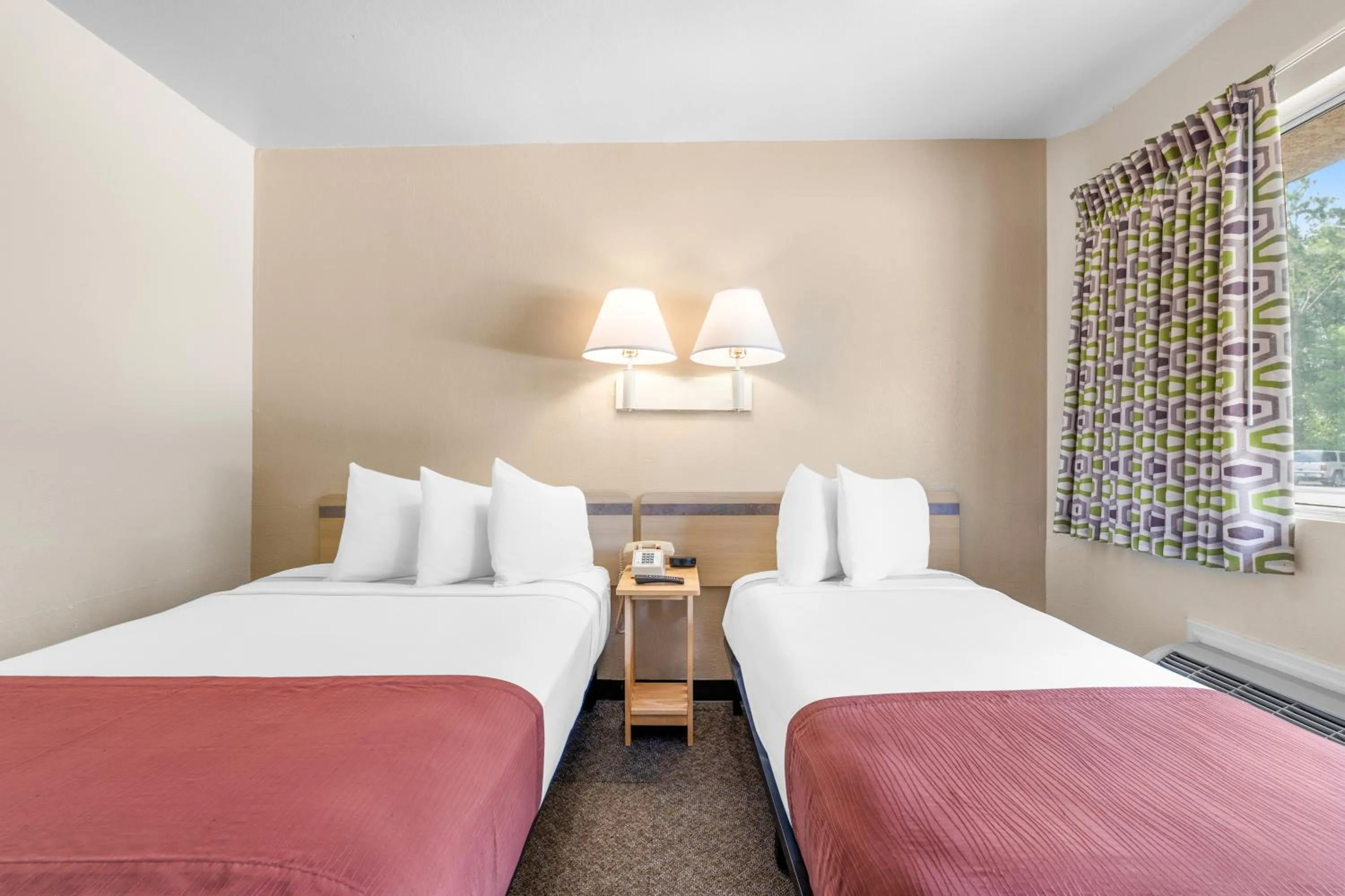 1 Double Bed 1 Twin Bed Non-Smoking in Americas Best Value Inn - Lake City